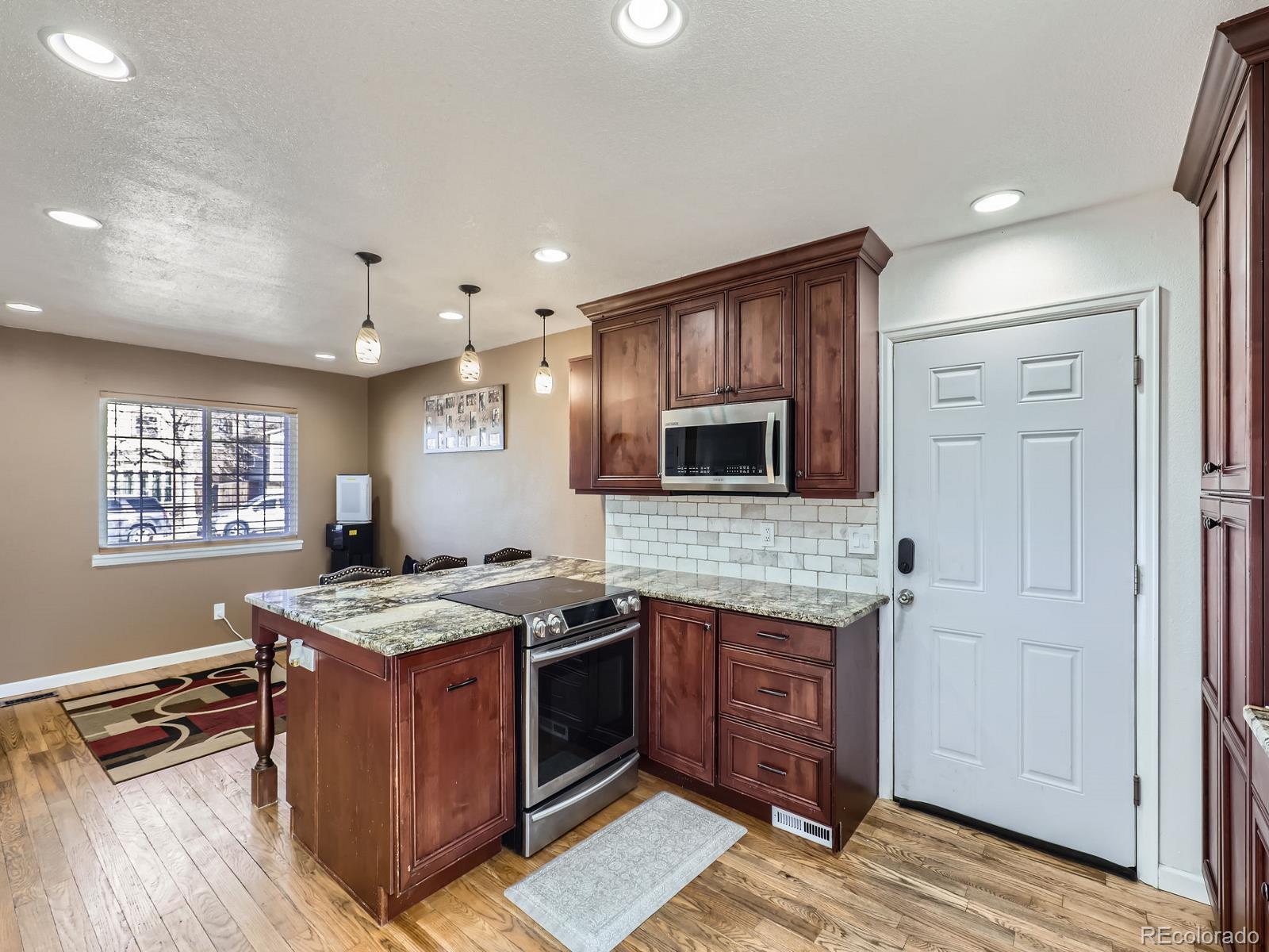 MLS Image #8 for 11002 e ohio place,aurora, Colorado