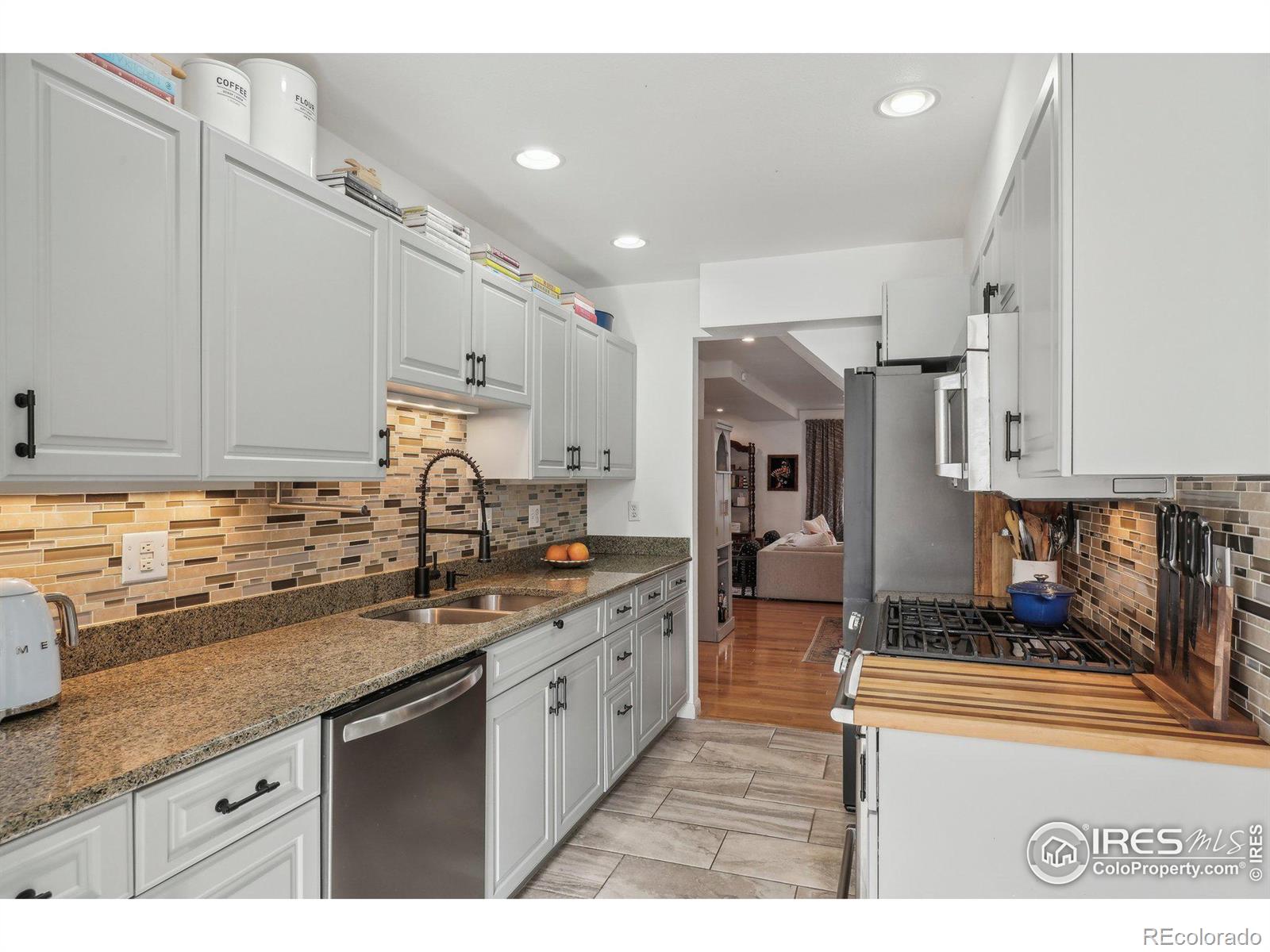 MLS Image #13 for 154 s jackson street,denver, Colorado