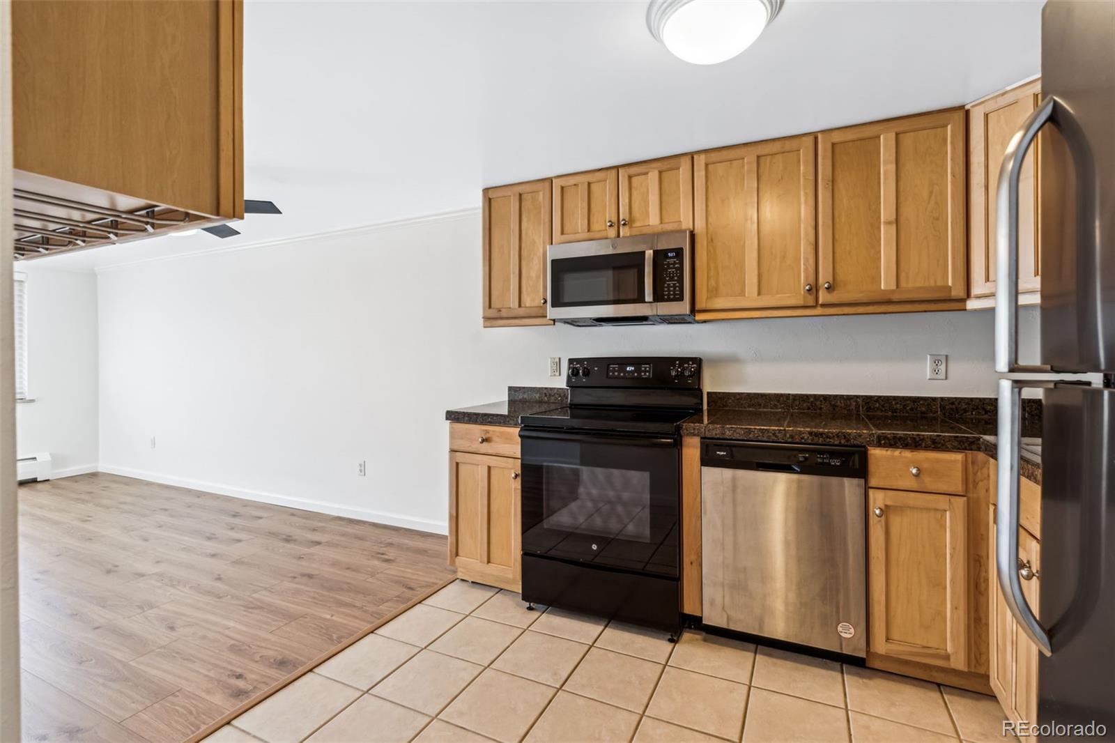 MLS Image #9 for 969 s pearl street 103,denver, Colorado