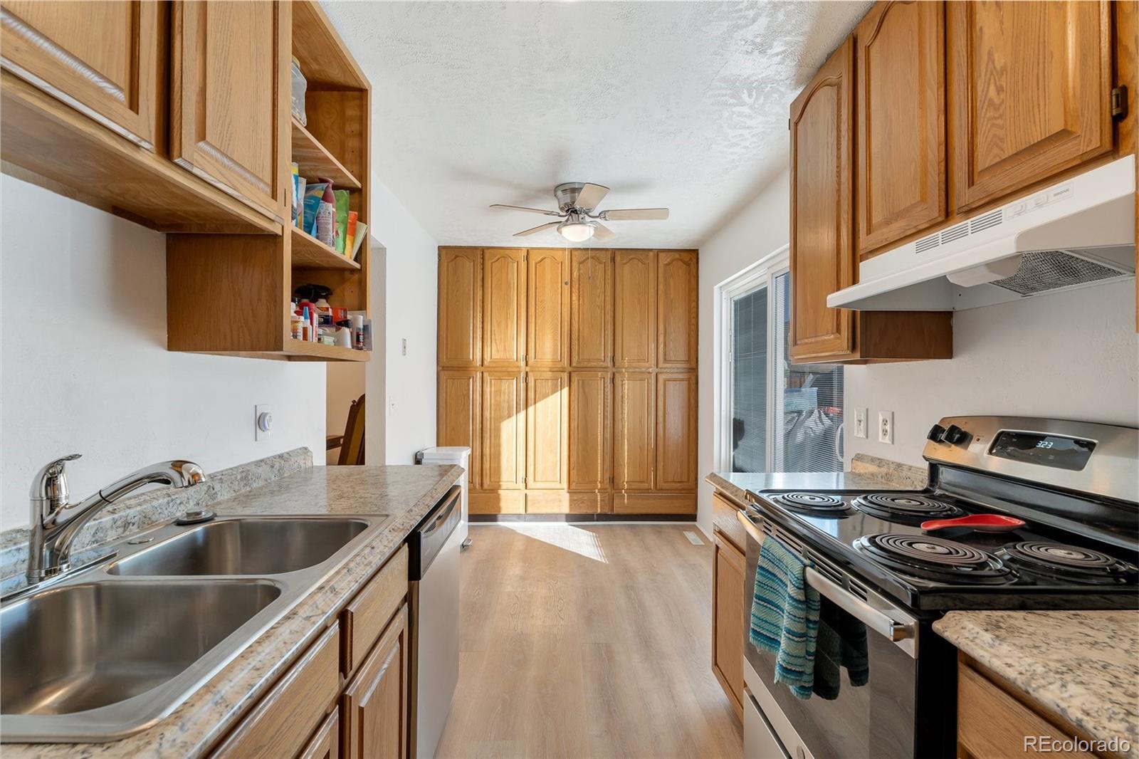 MLS Image #7 for 1235 s monaco parkway,denver, Colorado