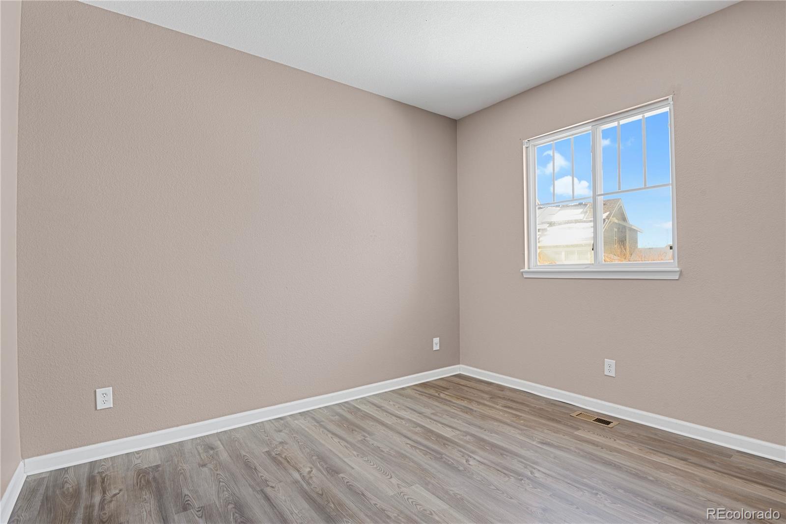 MLS Image #17 for 247 n coolidge way,aurora, Colorado