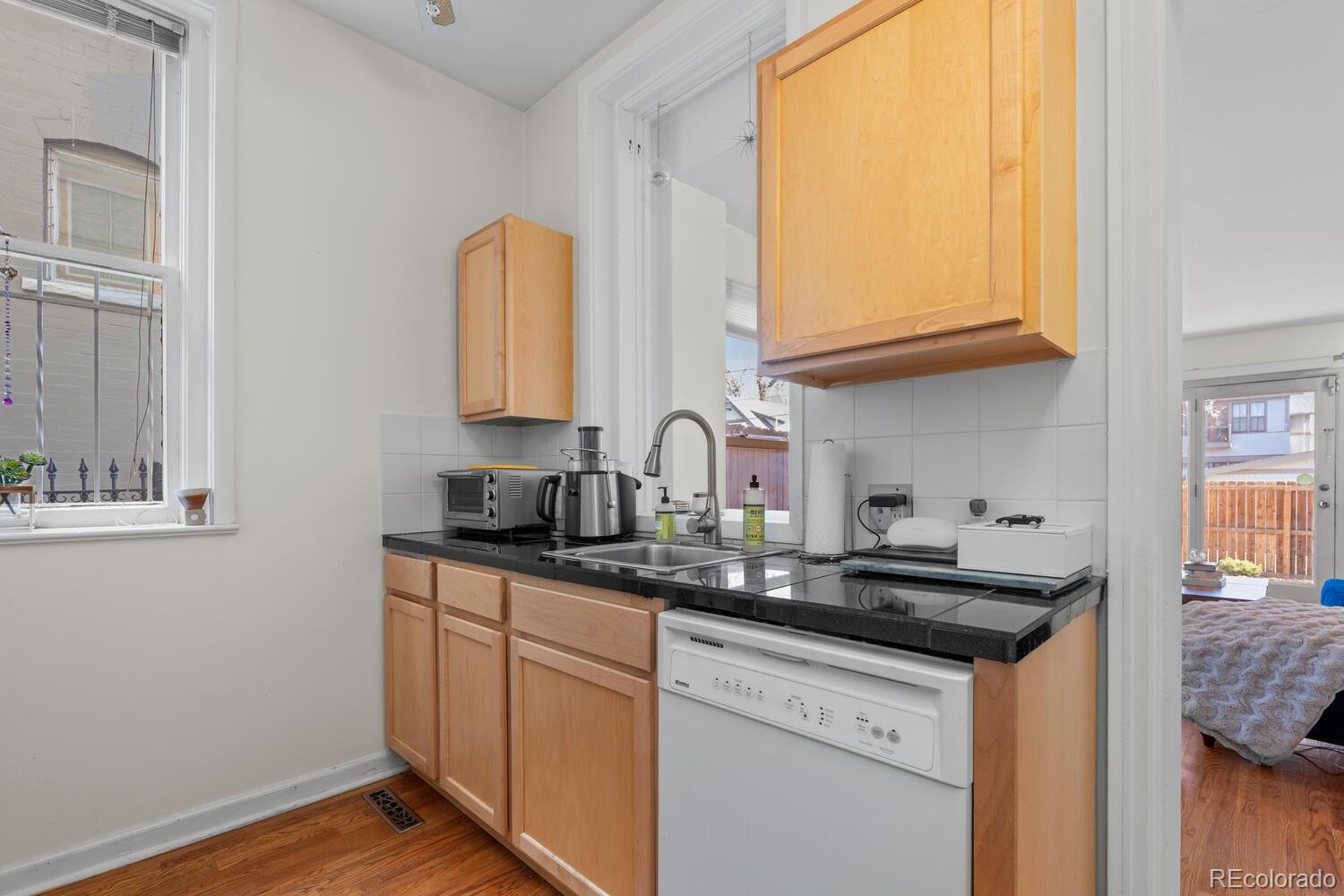 MLS Image #31 for 728 n ogden street,denver, Colorado