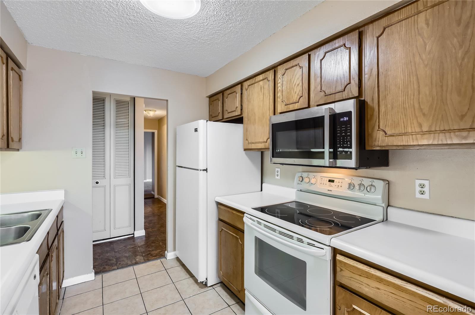 MLS Image #8 for 411  lakewood circle,colorado springs, Colorado