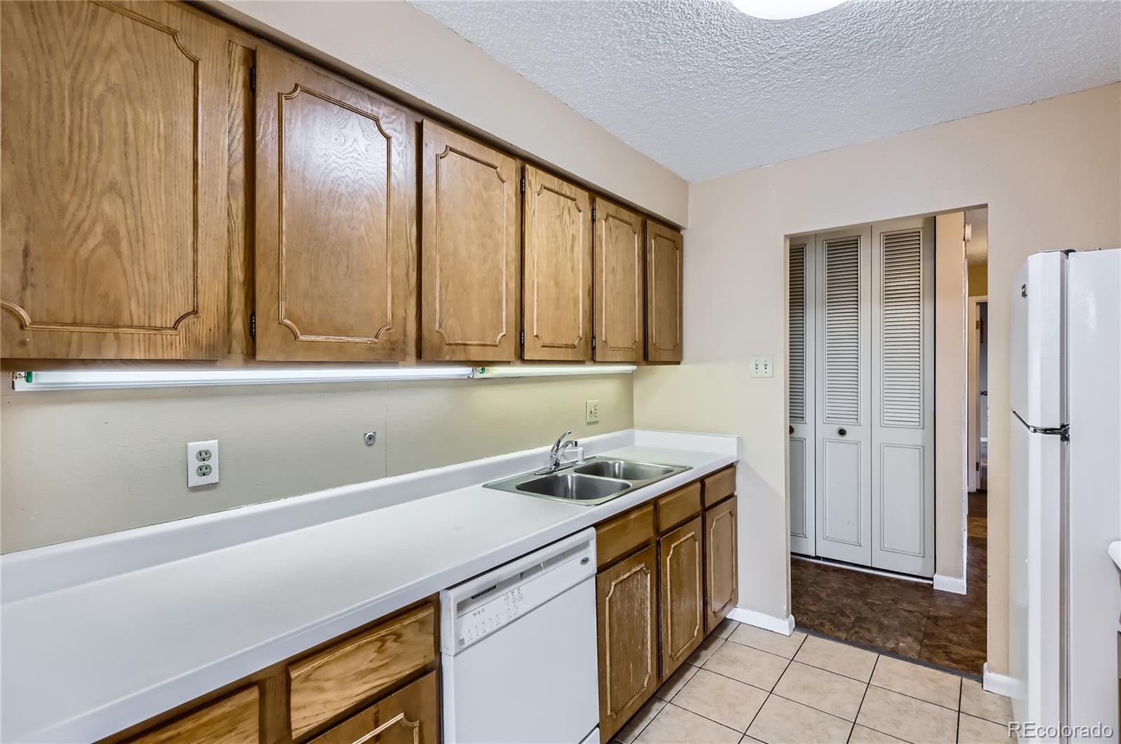 MLS Image #9 for 411  lakewood circle,colorado springs, Colorado