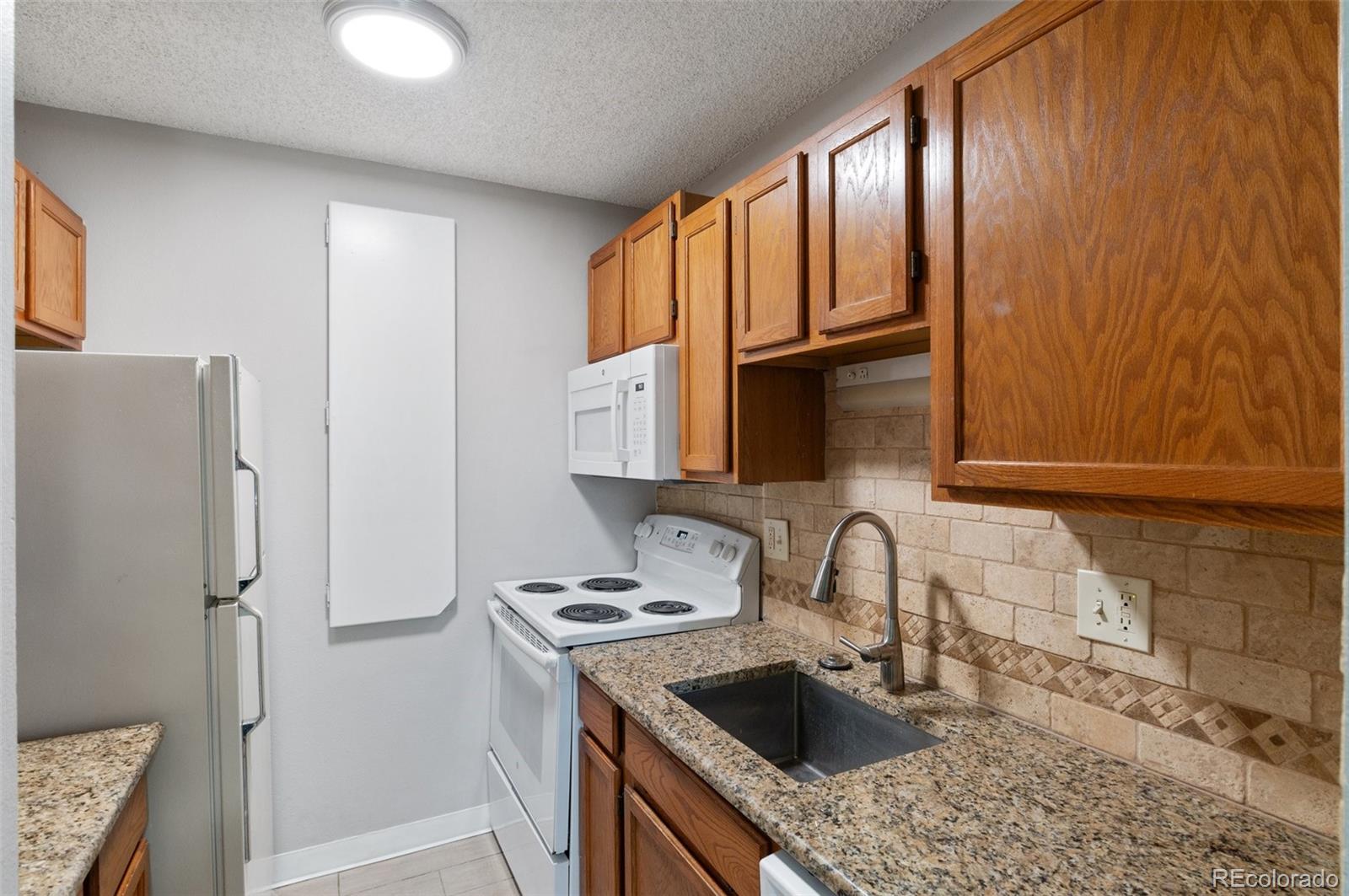 MLS Image #3 for 5995 e iliff-1 avenue,denver, Colorado