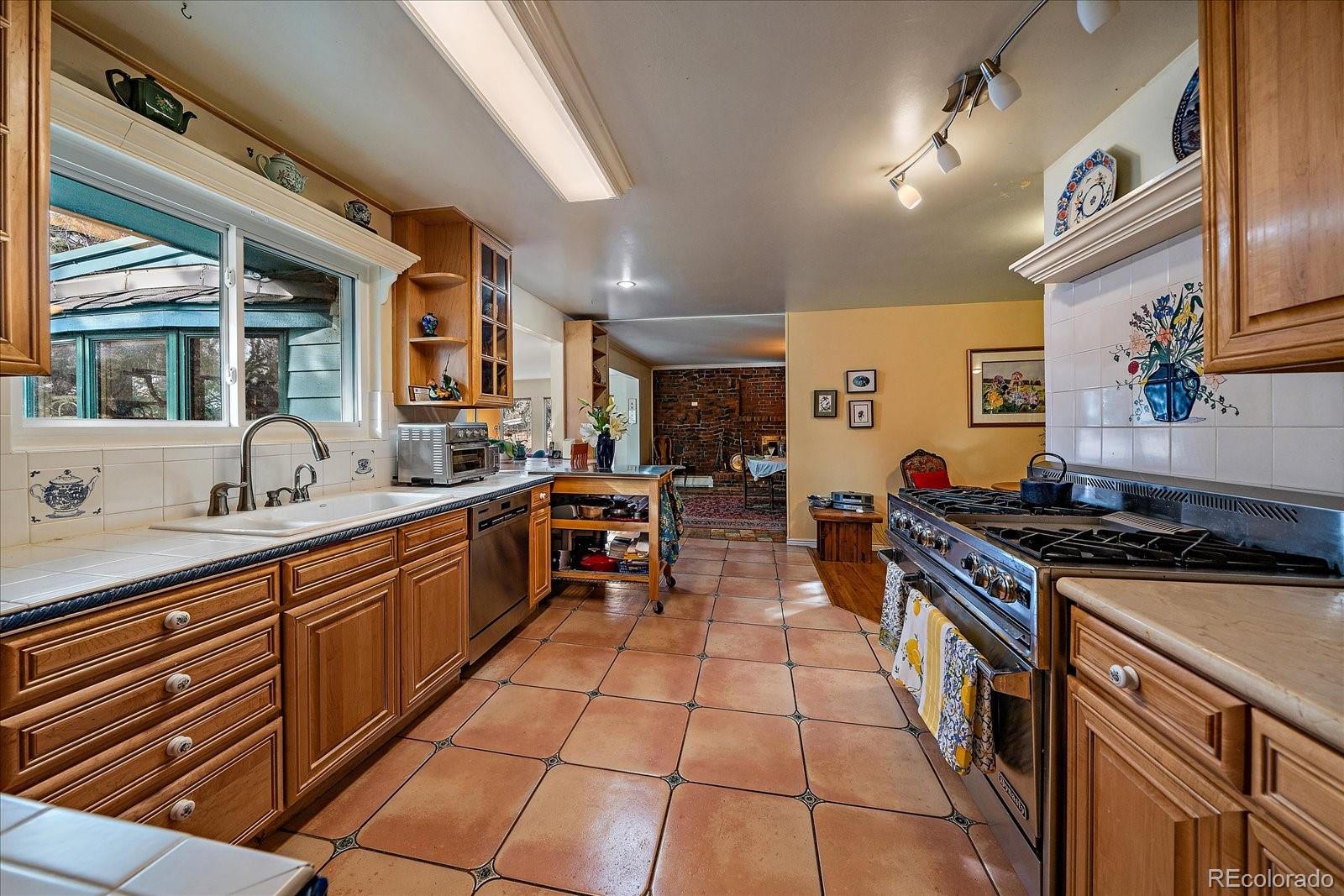 MLS Image #9 for 3831 s hillcrest drive,denver, Colorado