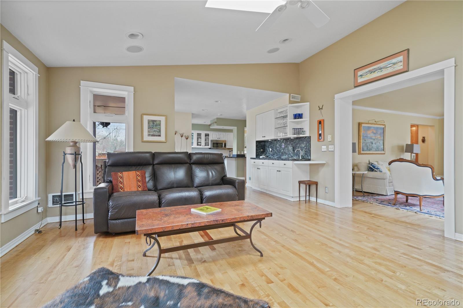 MLS Image #13 for 945  niagara street,denver, Colorado