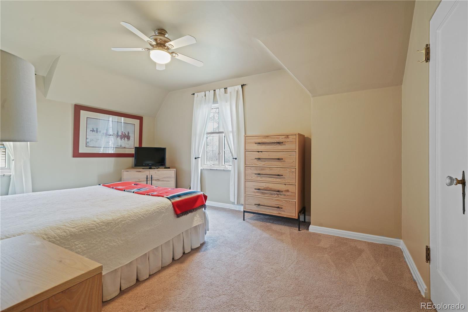 MLS Image #23 for 945  niagara street,denver, Colorado