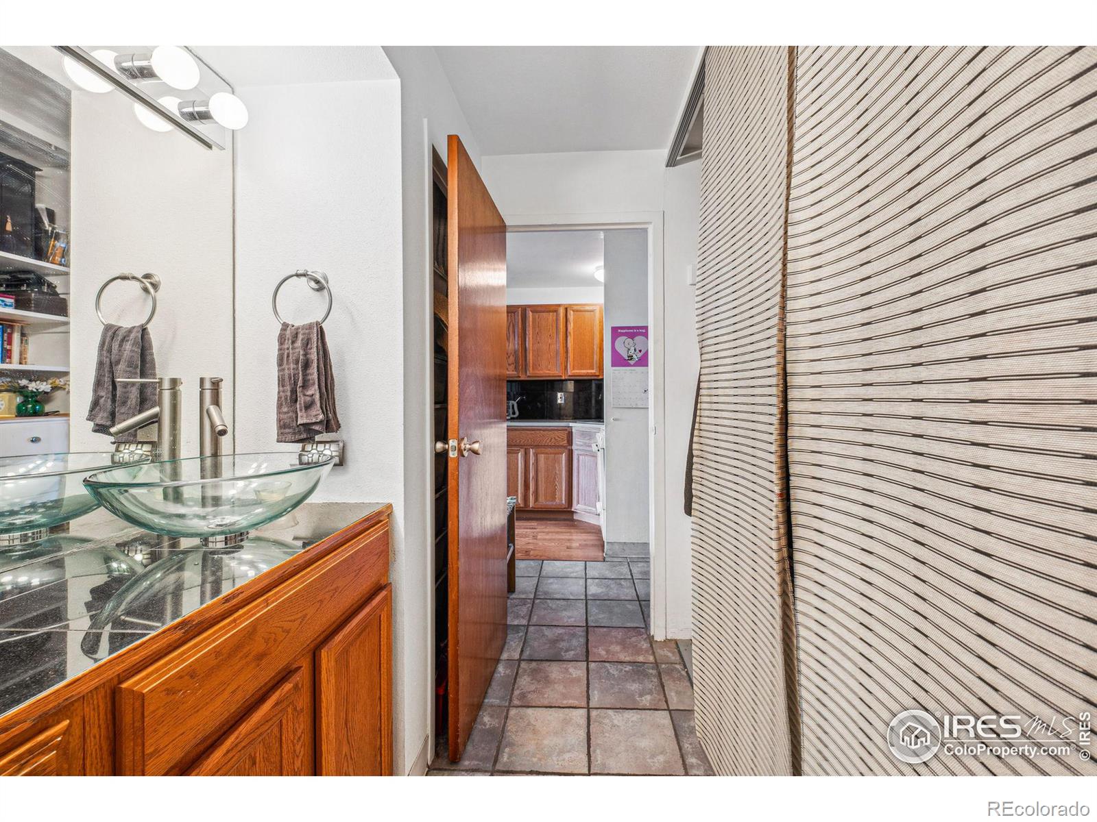 MLS Image #10 for 789 n clarkson street 806,denver, Colorado