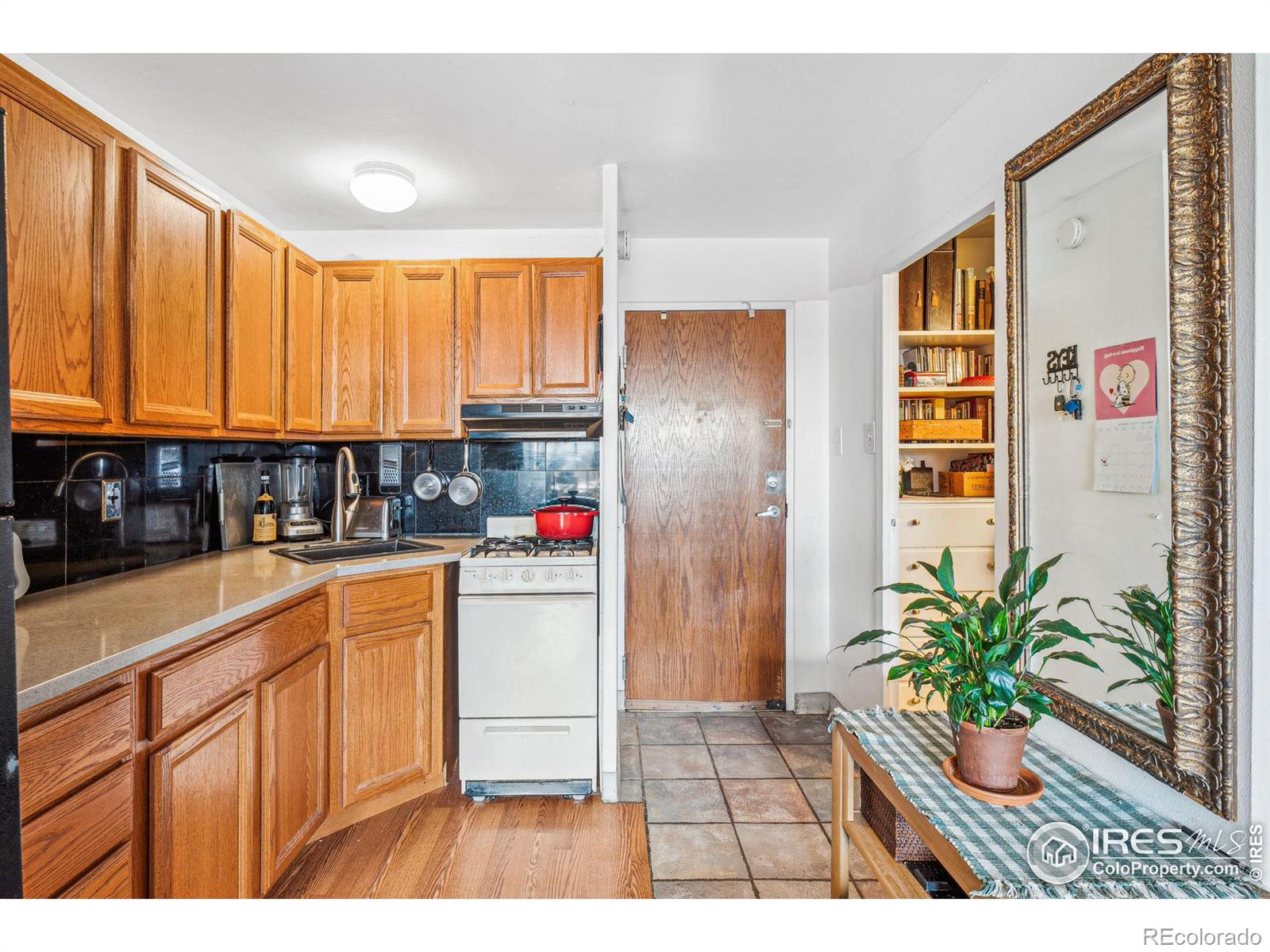 MLS Image #7 for 789 n clarkson street 806,denver, Colorado