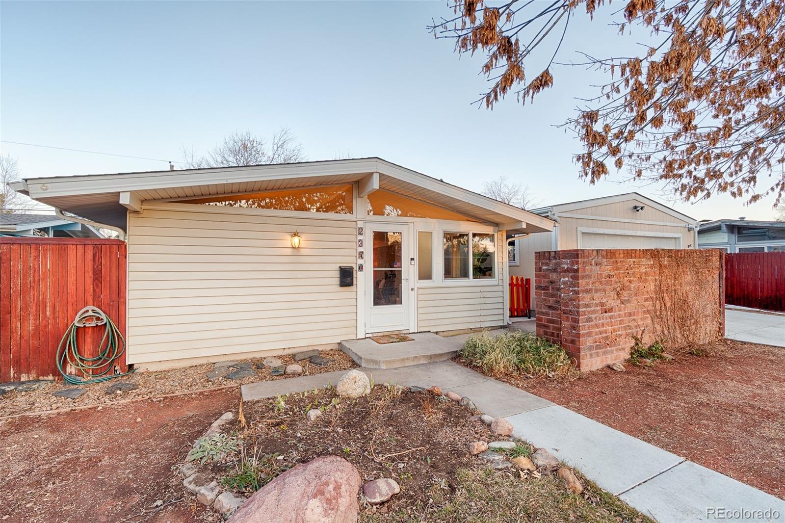 MLS Image #4 for 2370 s meade street,denver, Colorado