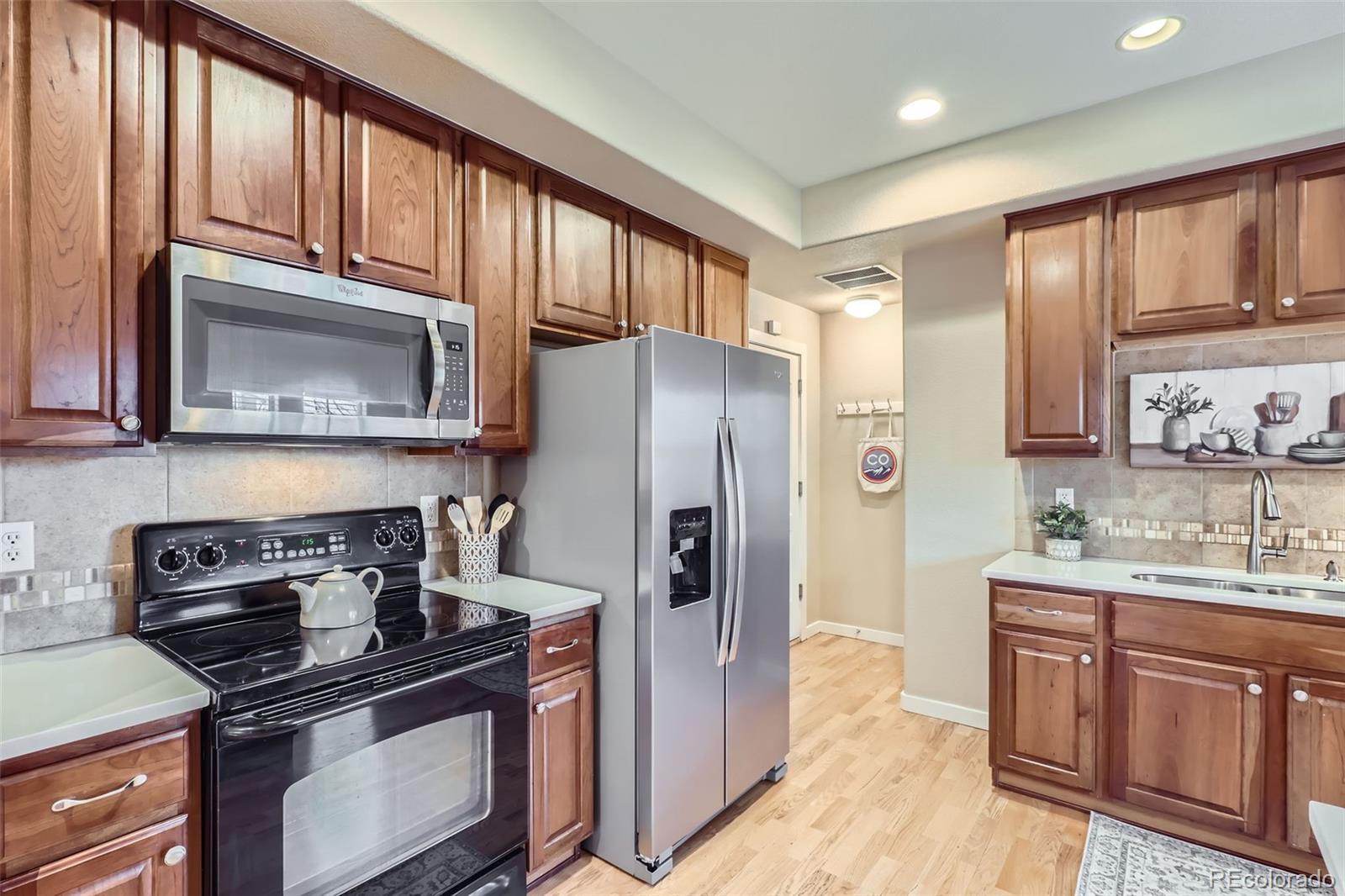 MLS Image #10 for 10148 e 29th drive,denver, Colorado