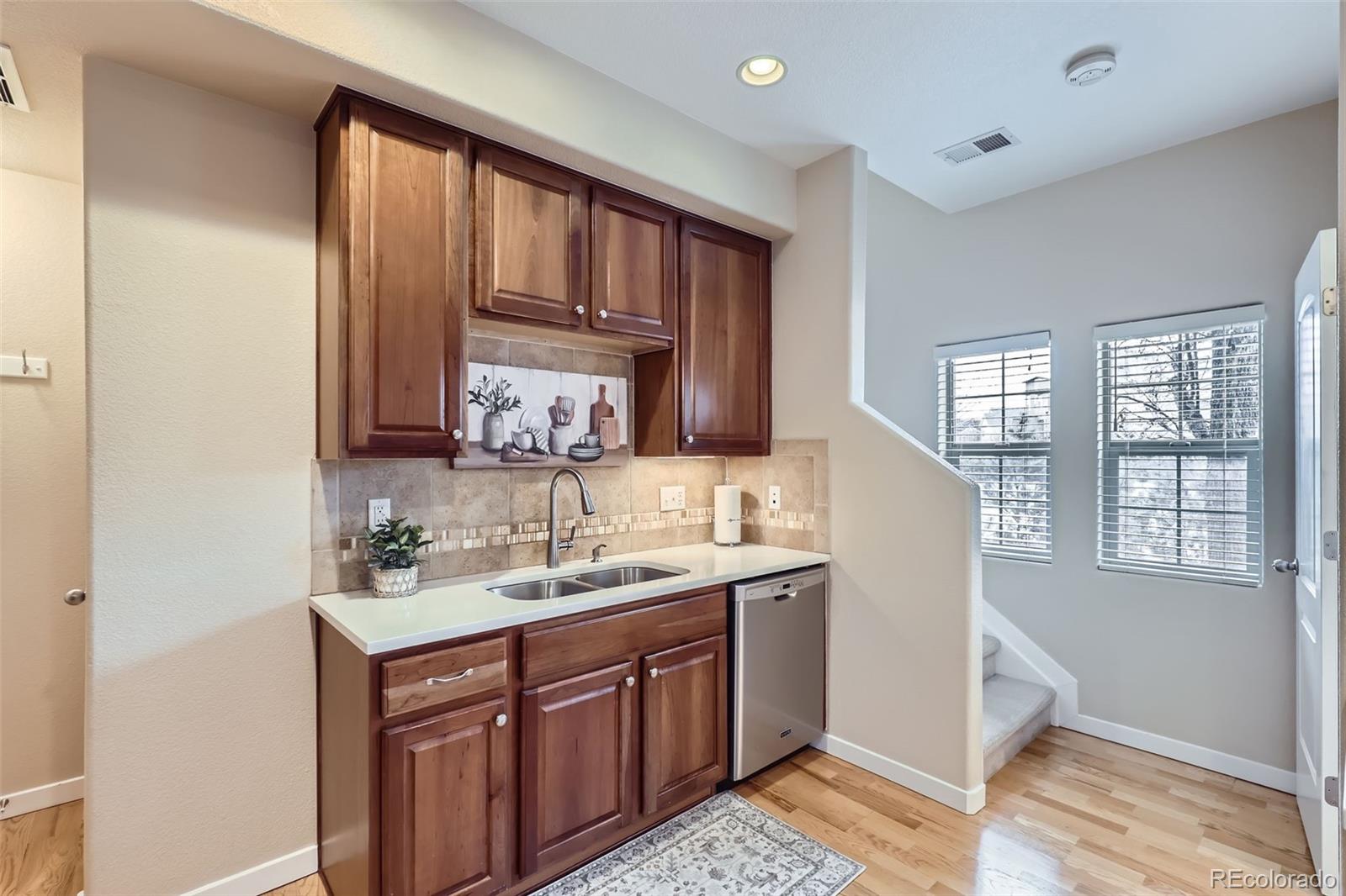 MLS Image #11 for 10148 e 29th drive,denver, Colorado