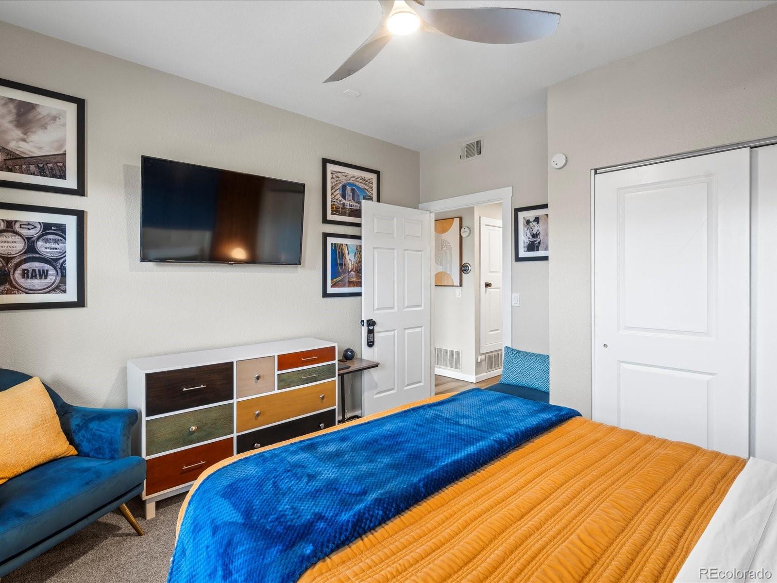 MLS Image #13 for 2678  syracuse street 204,denver, Colorado