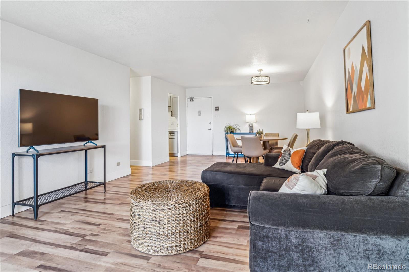 MLS Image #1 for 888 n logan street 5a,denver, Colorado