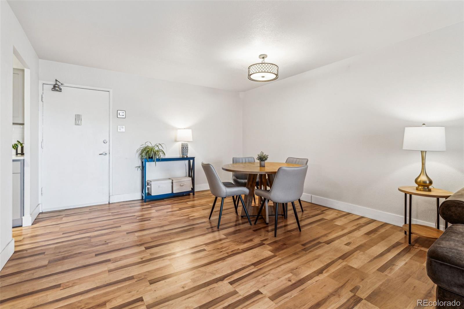 MLS Image #10 for 888 n logan street 5a,denver, Colorado