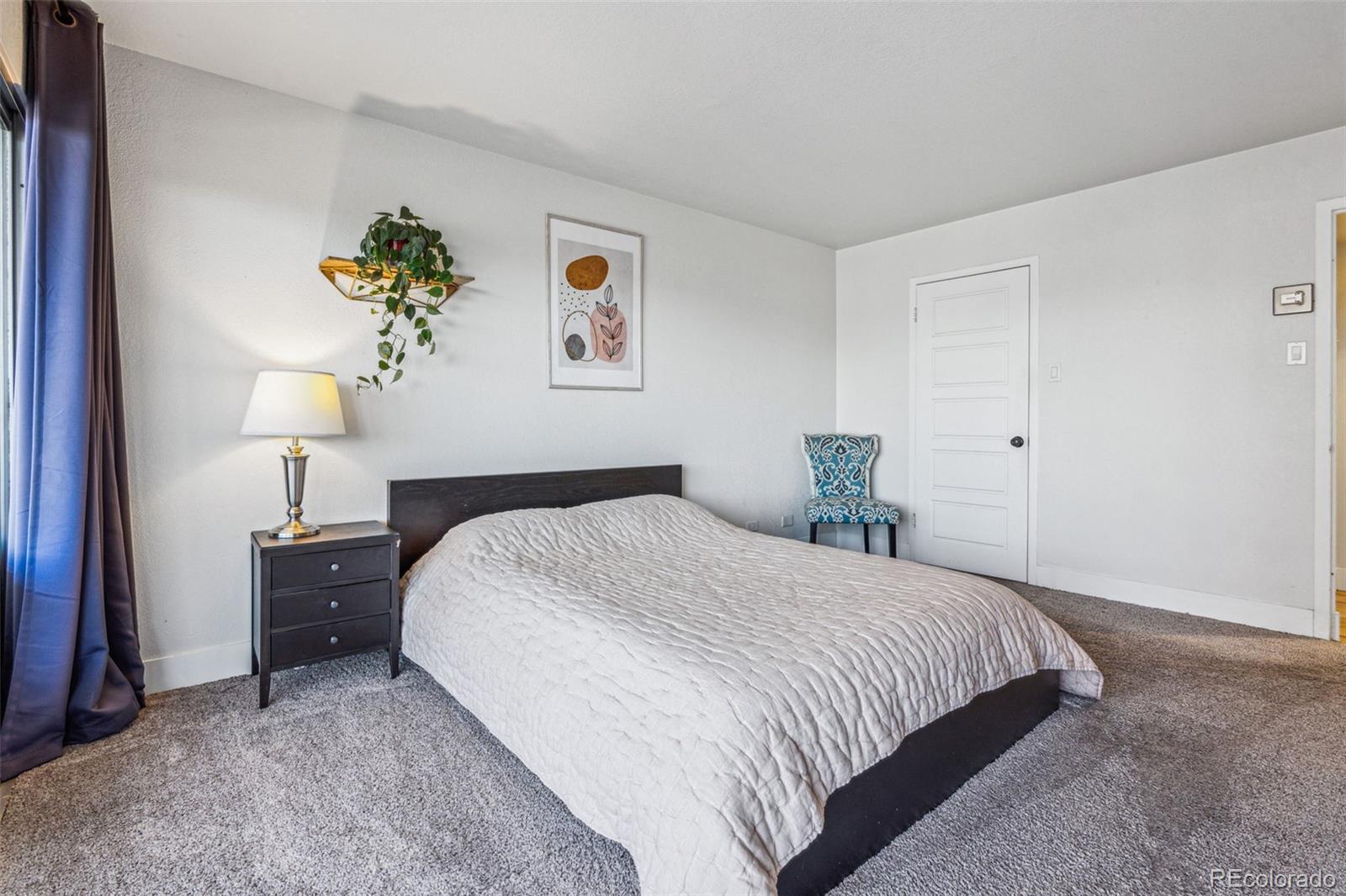 MLS Image #16 for 888 n logan street 5a,denver, Colorado