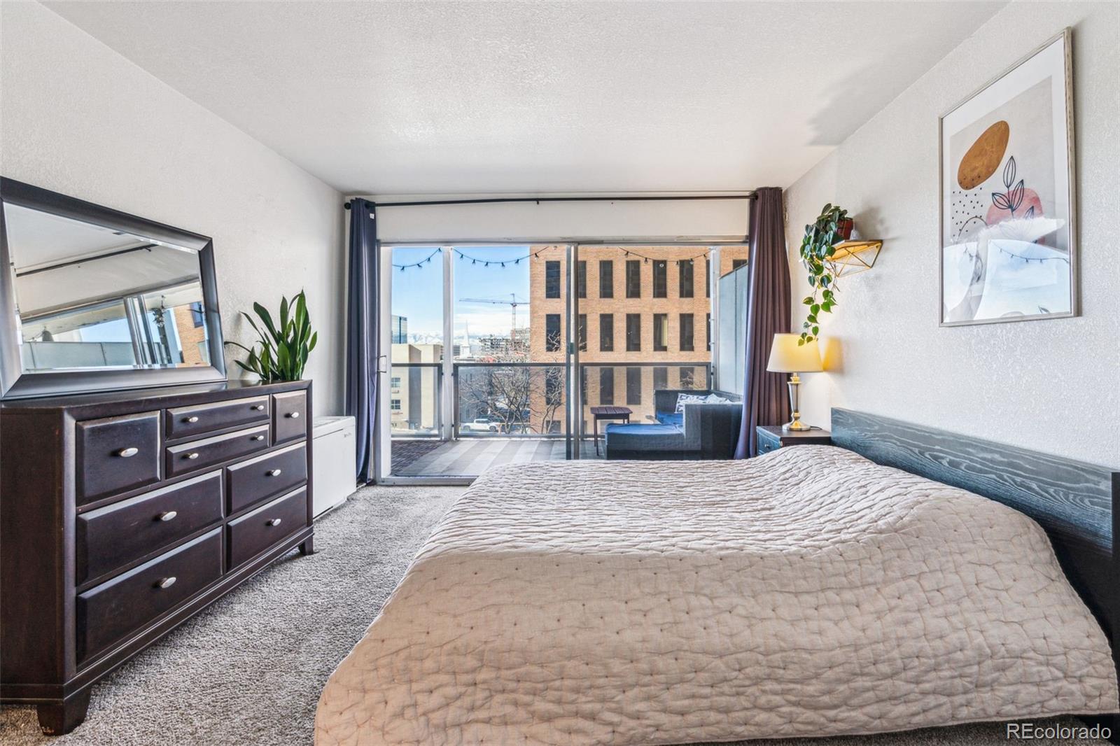 MLS Image #17 for 888 n logan street 5a,denver, Colorado