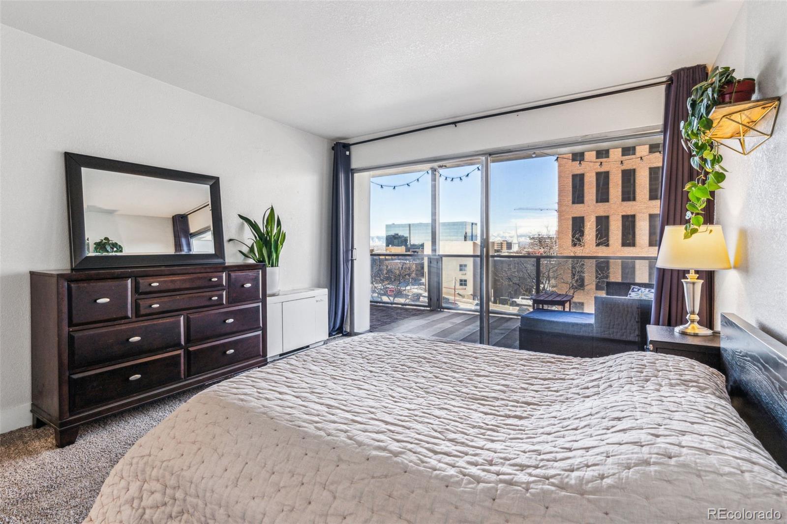 MLS Image #18 for 888 n logan street 5a,denver, Colorado