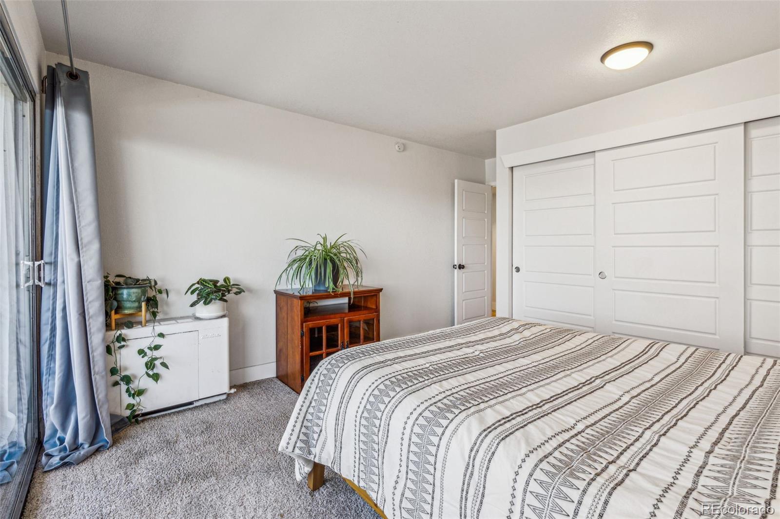 MLS Image #23 for 888 n logan street 5a,denver, Colorado