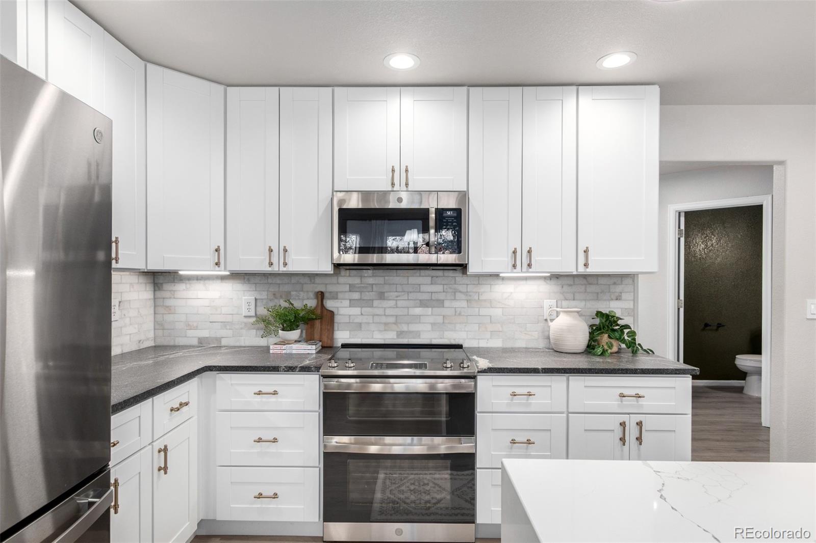 MLS Image #11 for 664  clarendon drive,longmont, Colorado