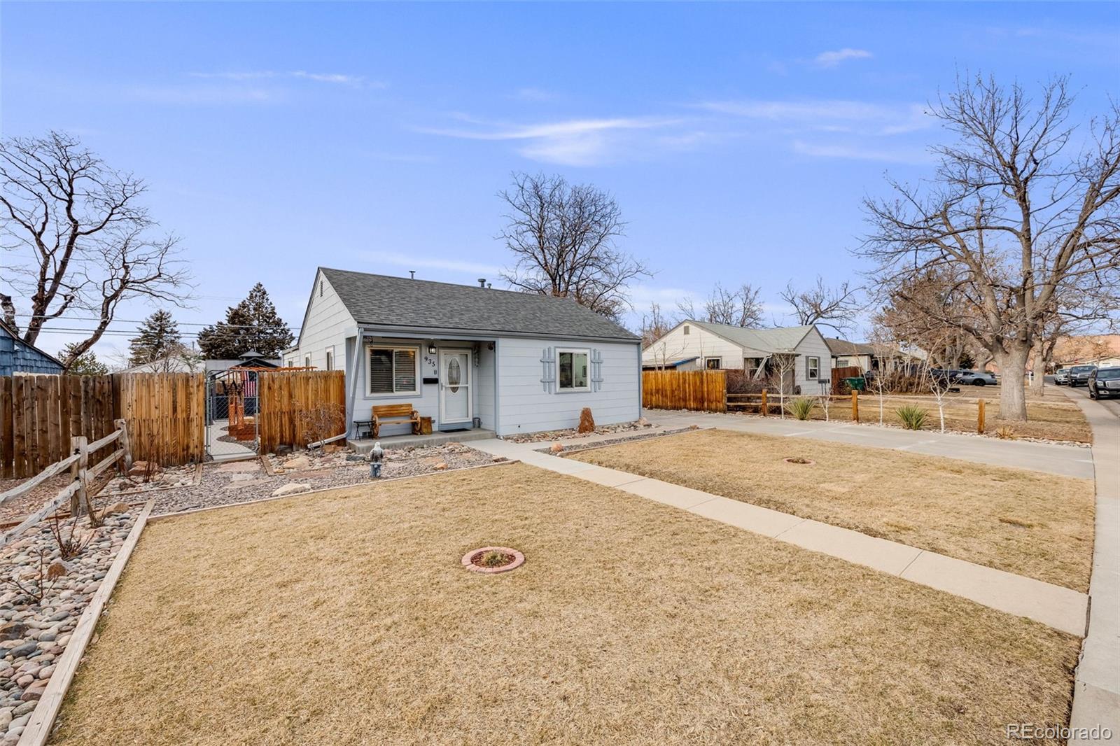 MLS Image #2 for 935  newark street,aurora, Colorado