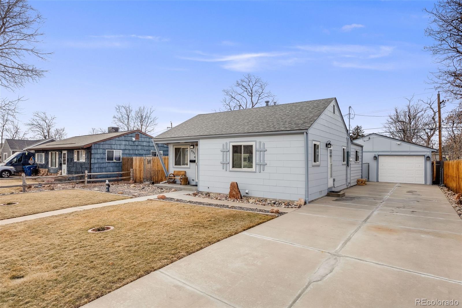 MLS Image #3 for 935  newark street,aurora, Colorado