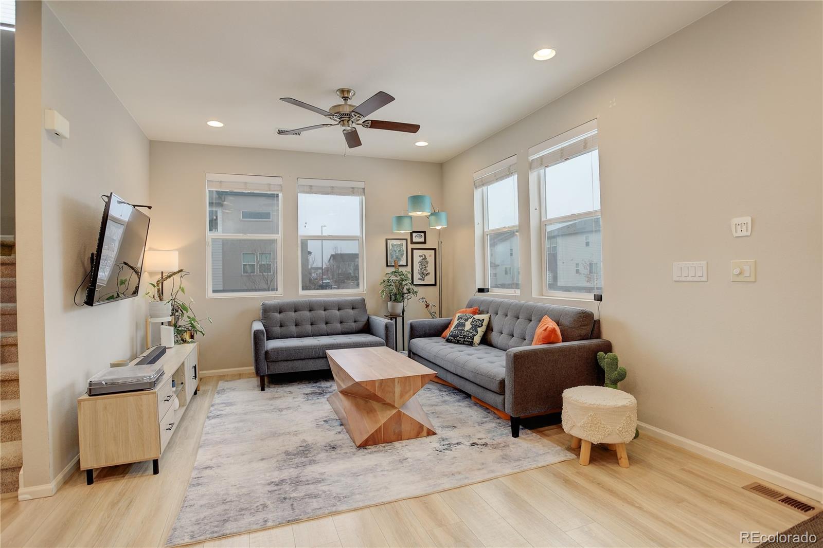 MLS Image #4 for 16102 e 47th place,denver, Colorado