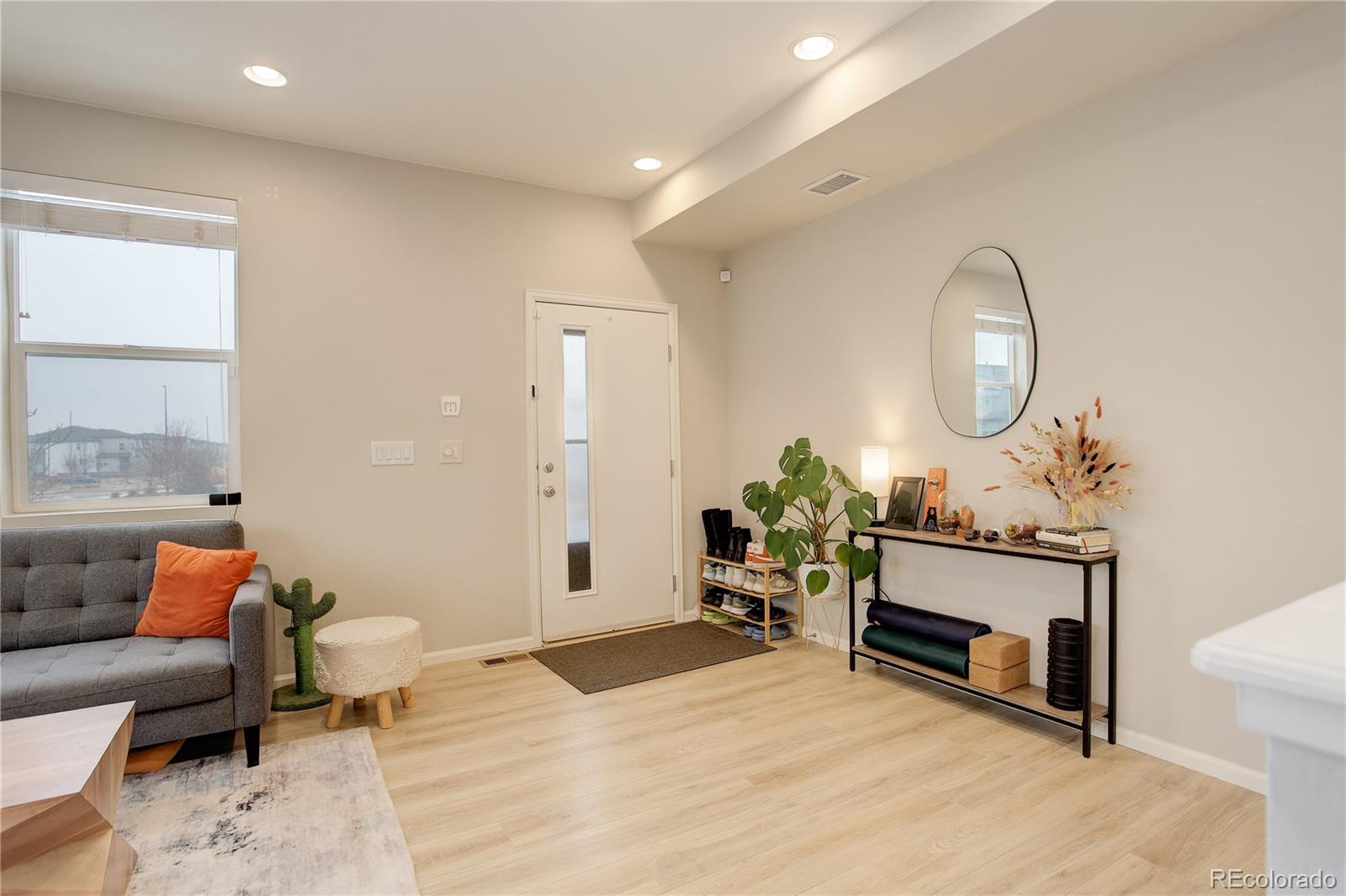 MLS Image #5 for 16102 e 47th place,denver, Colorado