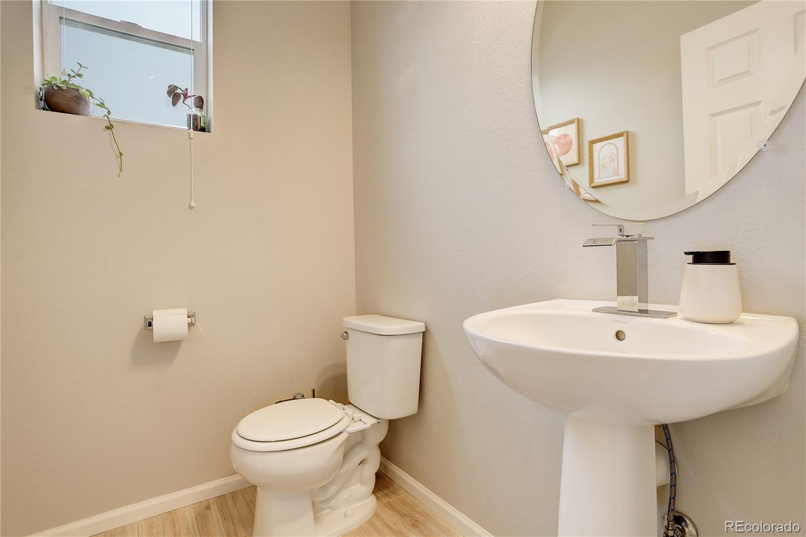 MLS Image #9 for 16102 e 47th place,denver, Colorado