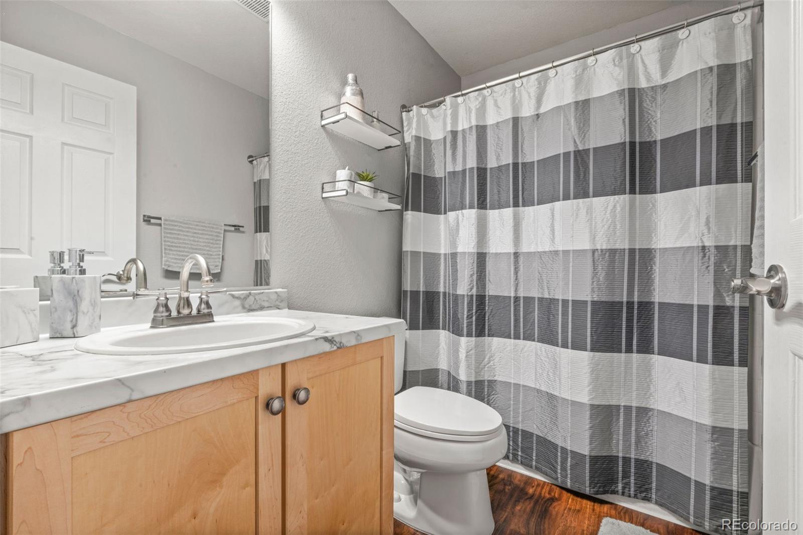 MLS Image #18 for 5562  gibraltar street,denver, Colorado
