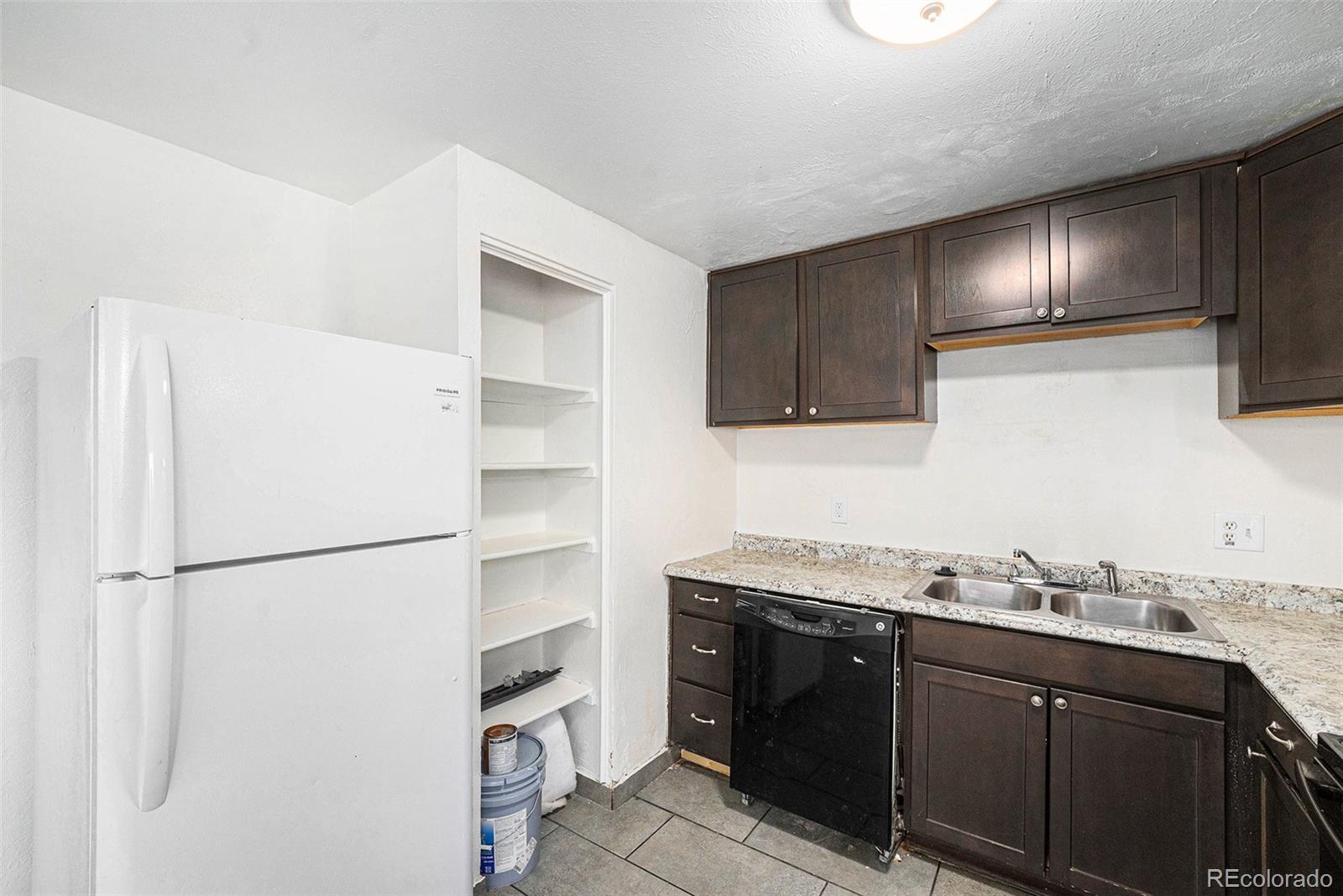 MLS Image #13 for 875 s quebec street,denver, Colorado