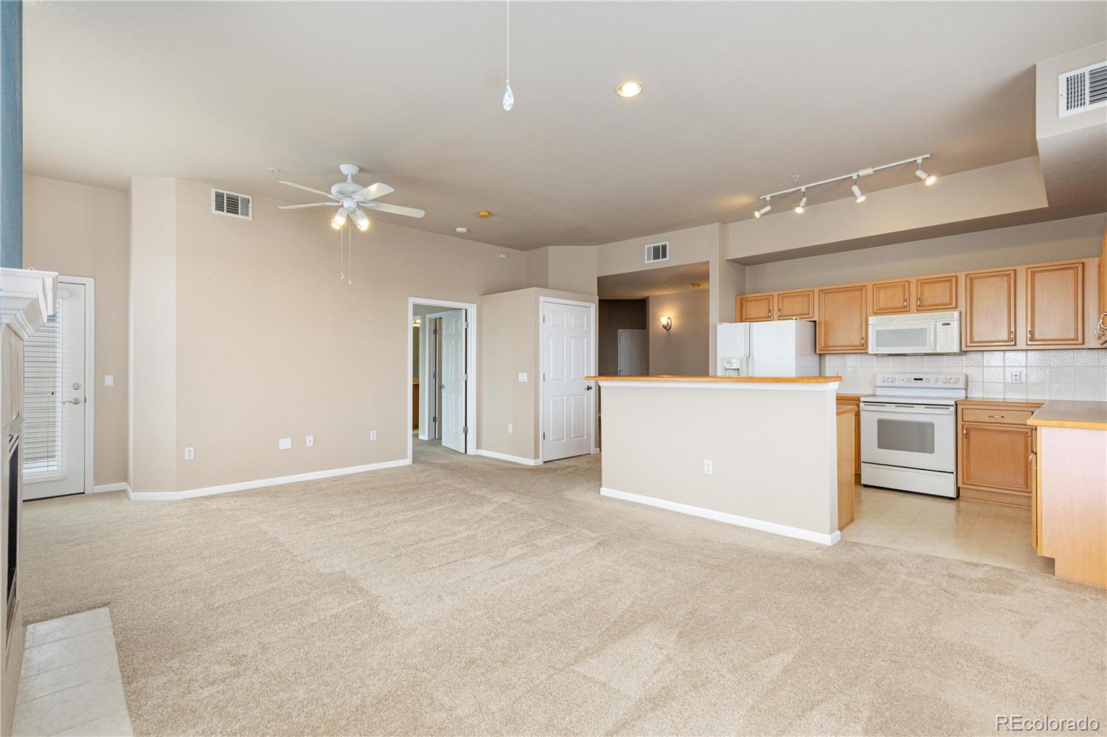 MLS Image #8 for 15475  andrews drive,denver, Colorado