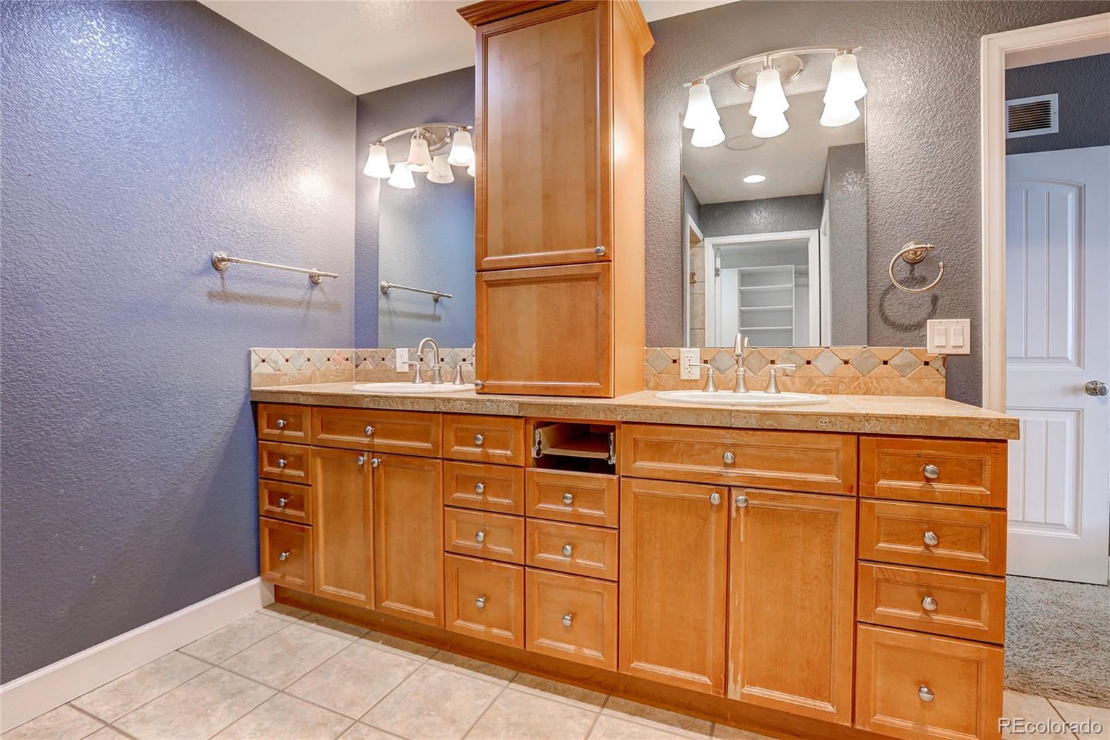 MLS Image #13 for 5255  ridge trail,littleton, Colorado