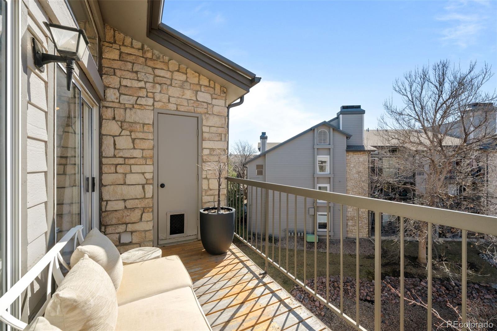 MLS Image #32 for 2575 s syracuse way,denver, Colorado