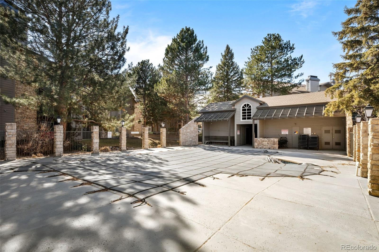 MLS Image #36 for 2575 s syracuse way,denver, Colorado