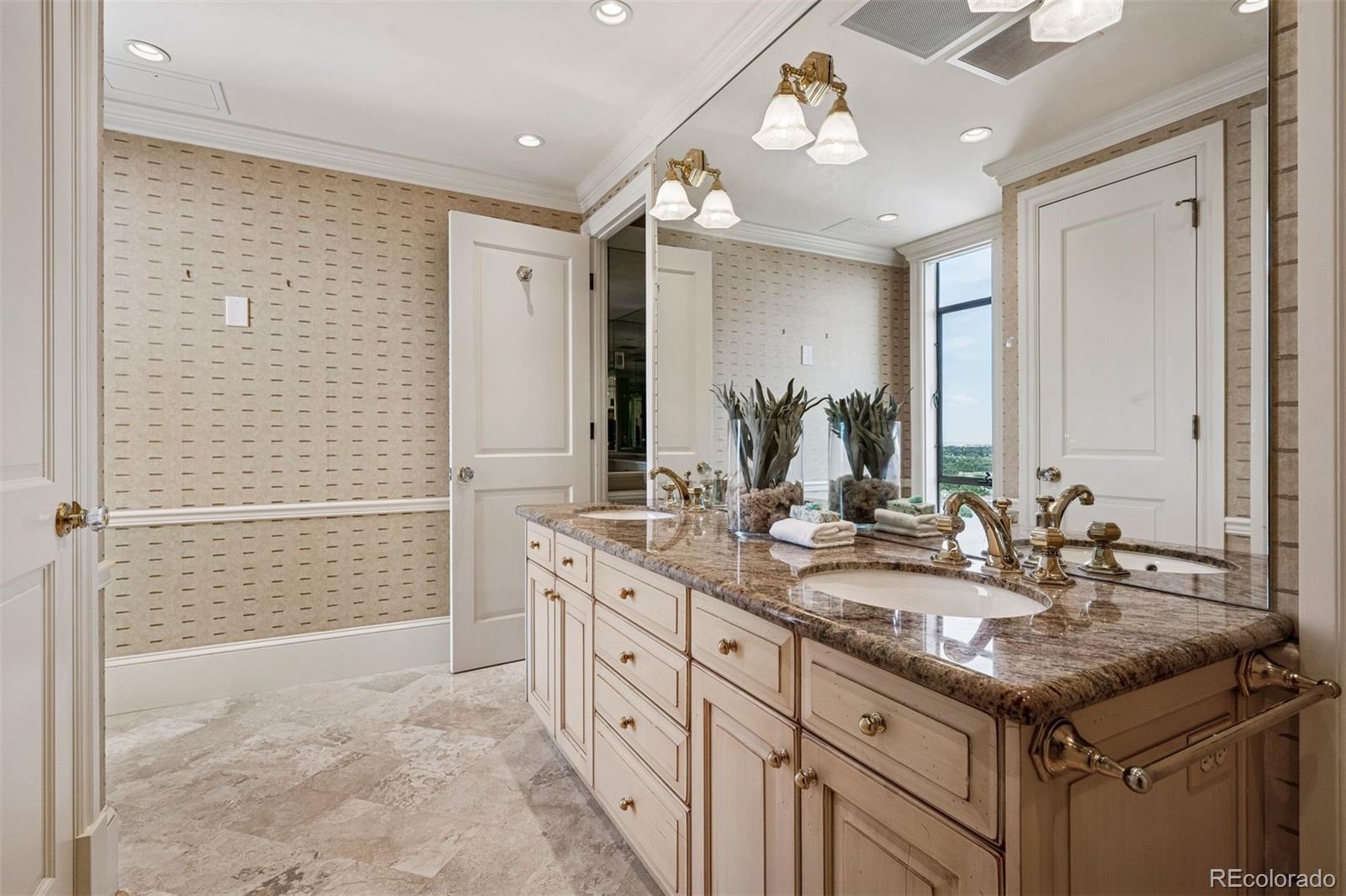 MLS Image #33 for 1201 n williams street,denver, Colorado