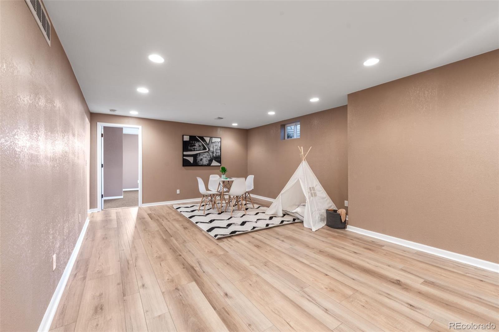 MLS Image #25 for 495 s olive way,denver, Colorado