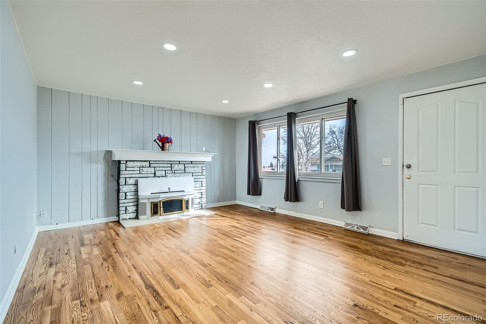 MLS Image #5 for 8471  rainbow avenue,denver, Colorado