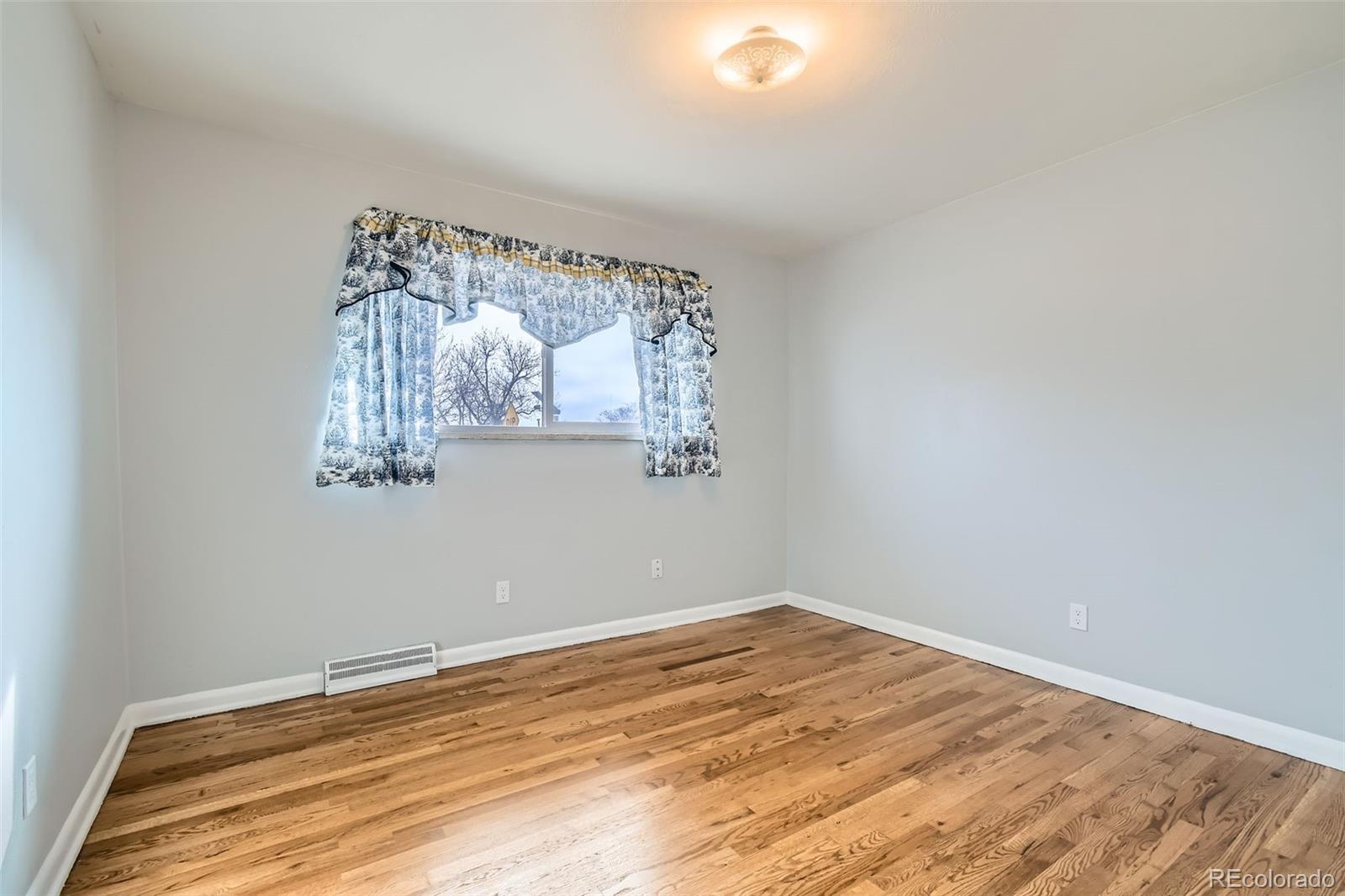 MLS Image #9 for 8471  rainbow avenue,denver, Colorado