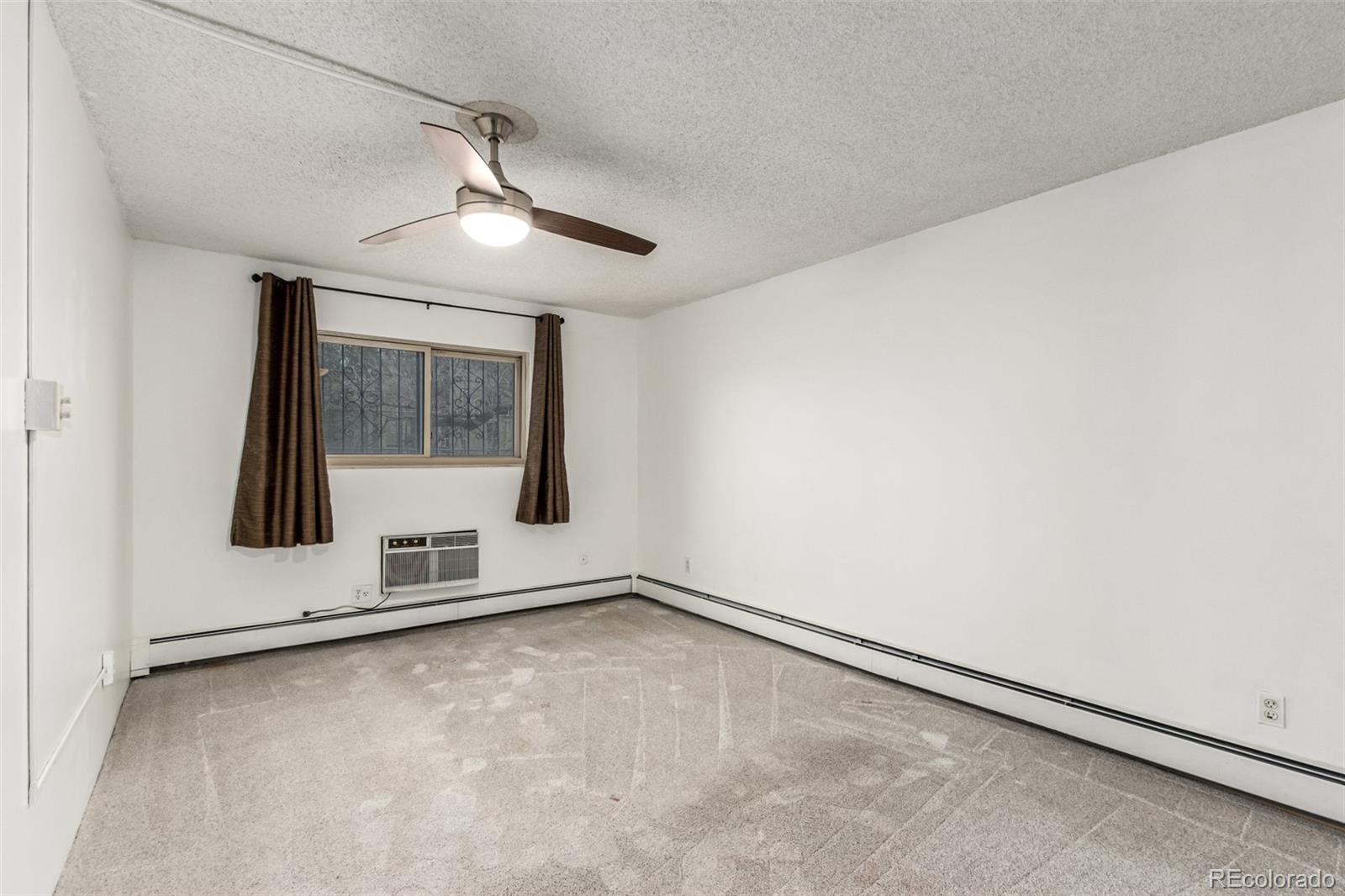 MLS Image #18 for 3450 s poplar street,denver, Colorado