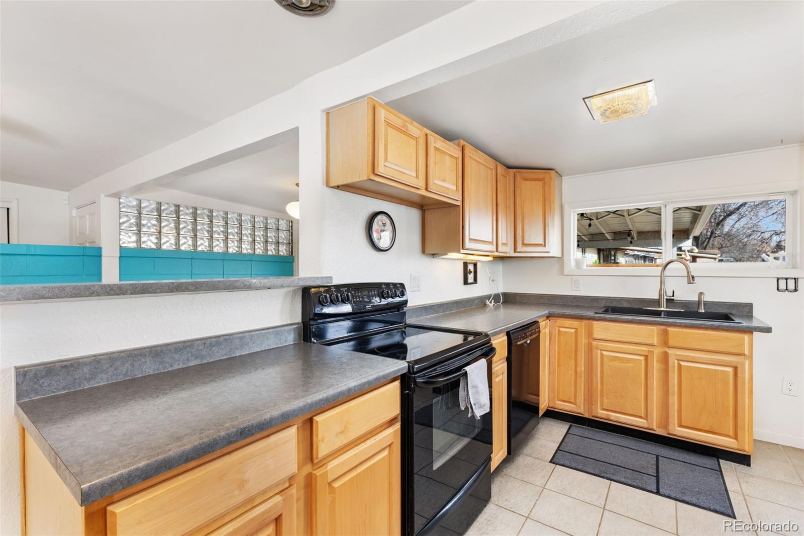 MLS Image #7 for 2600  valley view drive,denver, Colorado