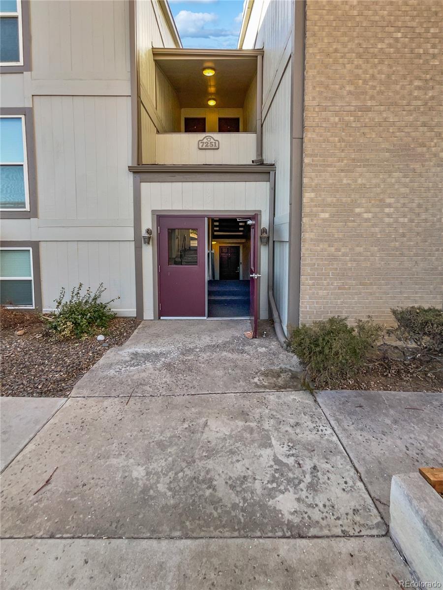 MLS Image #0 for 7251 s xenia circle b,centennial, Colorado