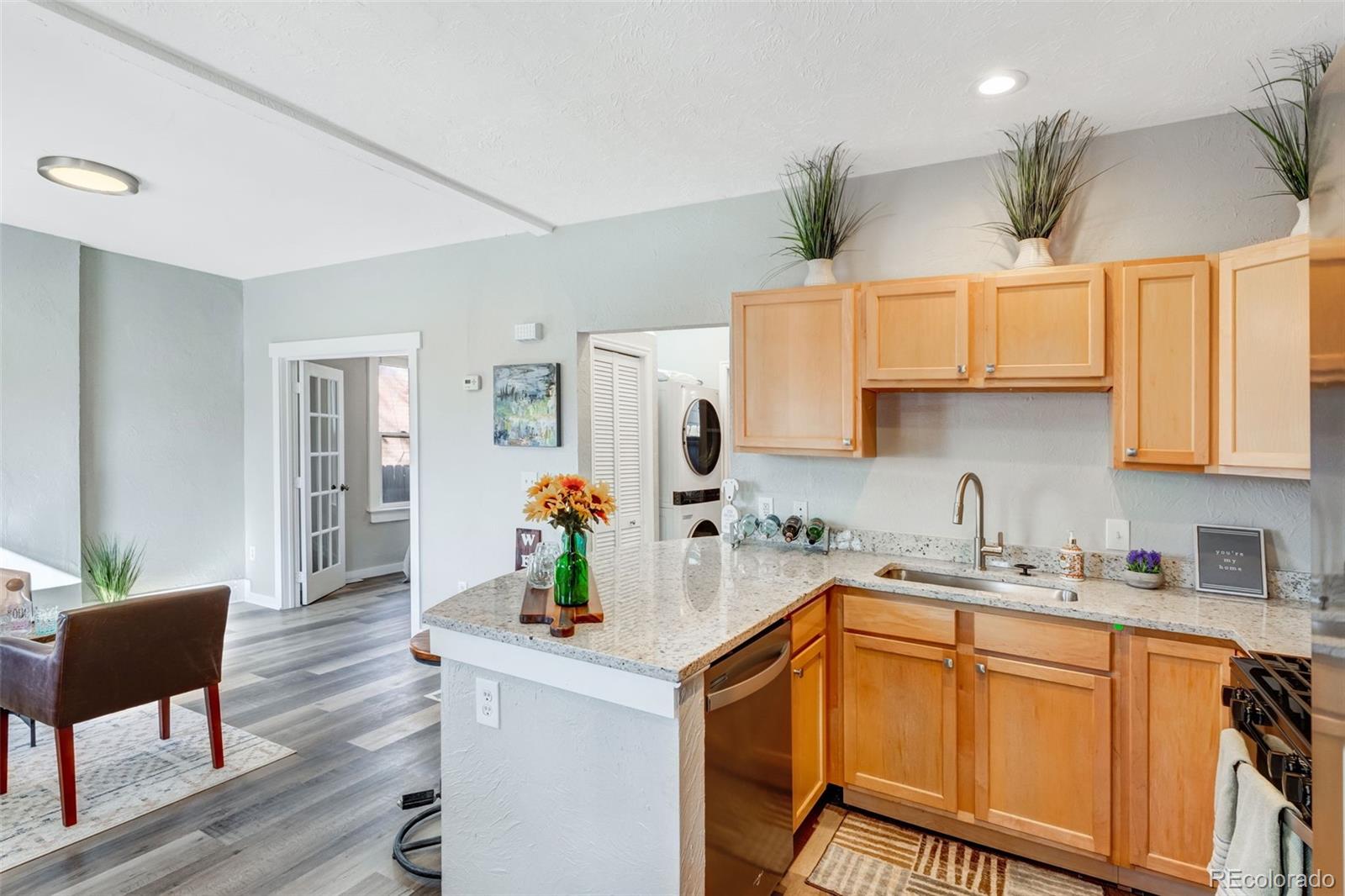 MLS Image #8 for 723 w 5th avenue,denver, Colorado