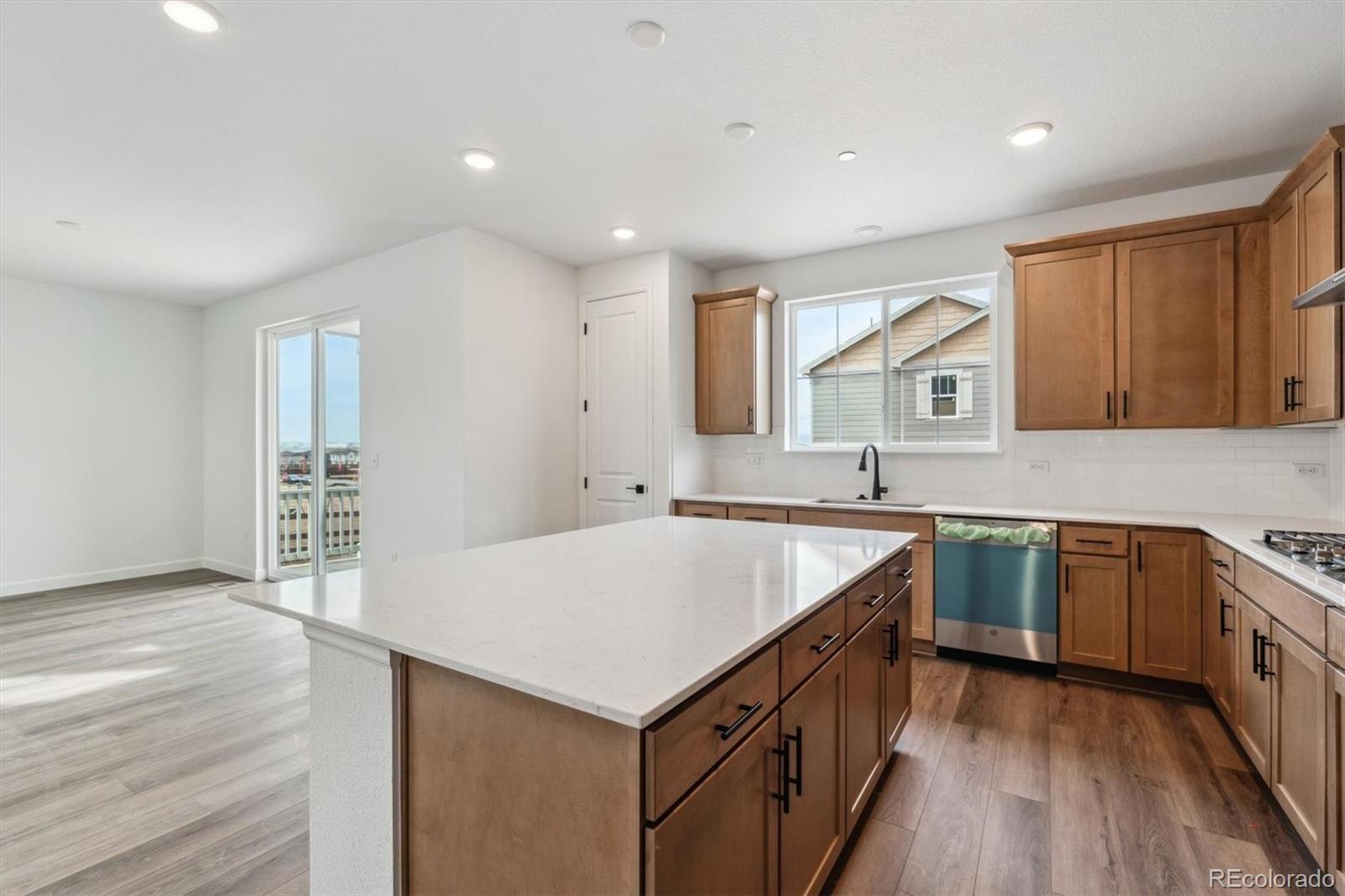 MLS Image #7 for 9257  truckee court,commerce city, Colorado