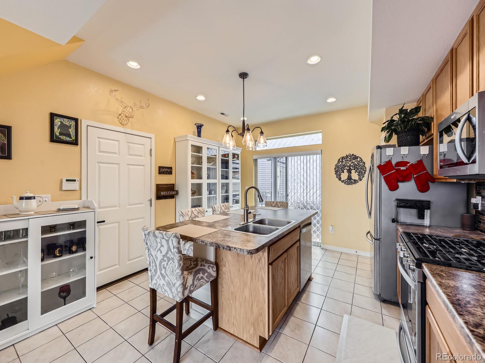 MLS Image #10 for 17950 e 54th avenue,denver, Colorado