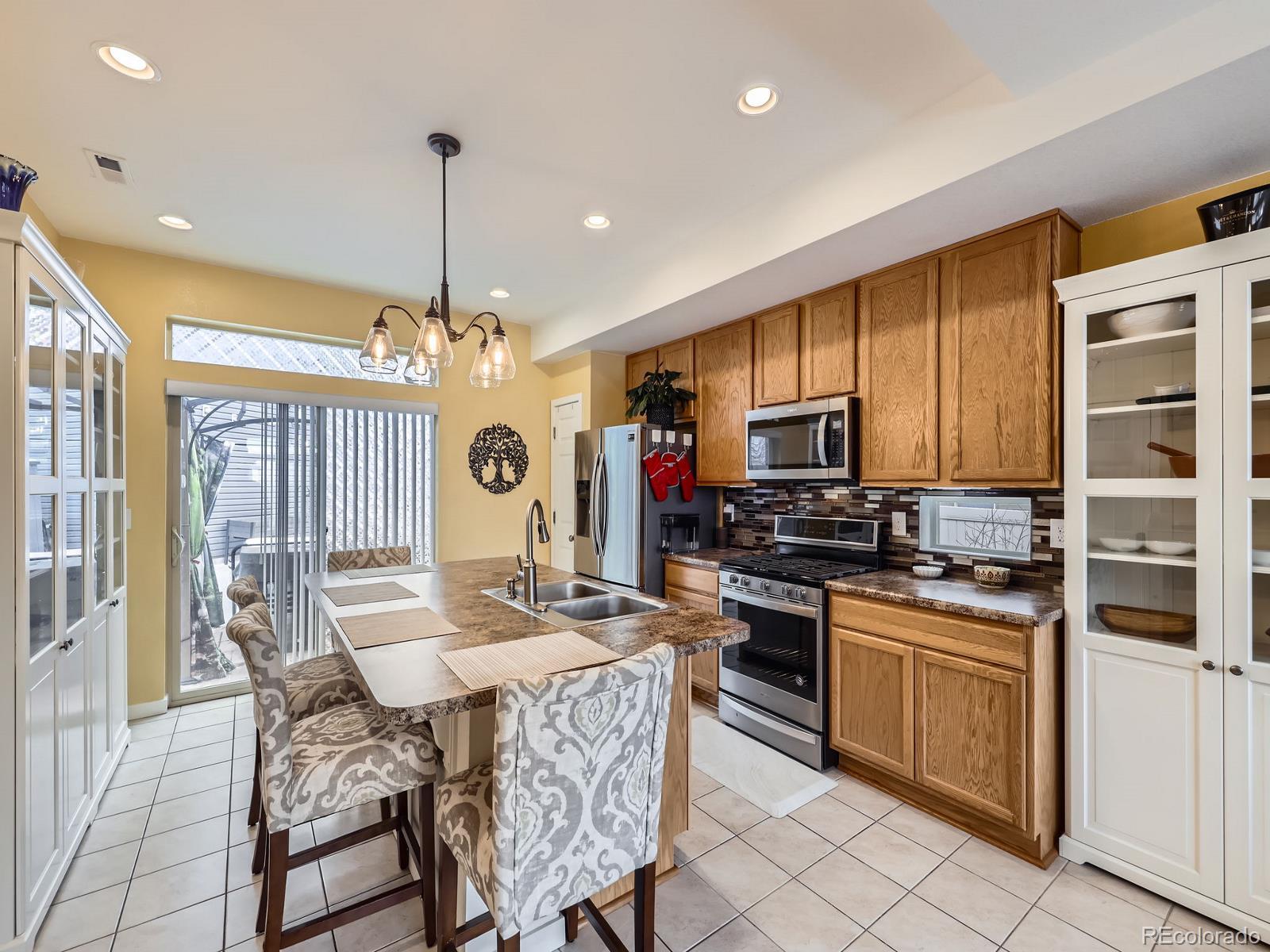 MLS Image #11 for 17950 e 54th avenue,denver, Colorado
