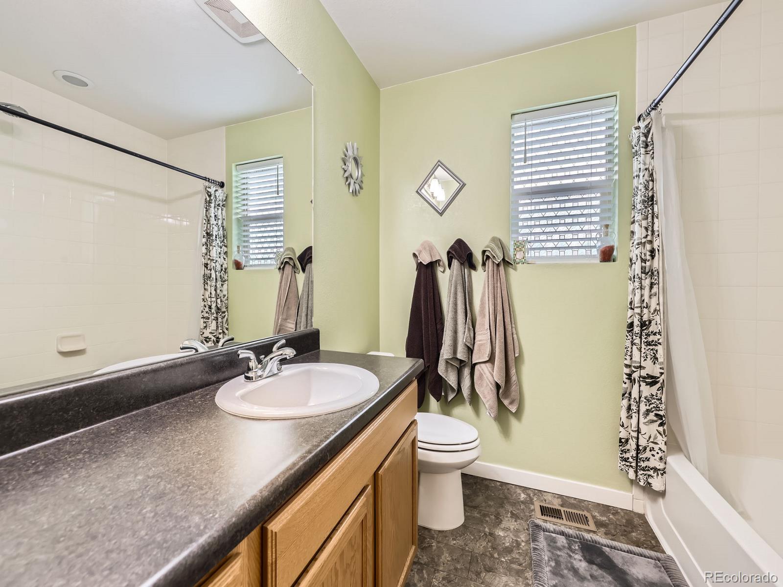 MLS Image #22 for 17950 e 54th avenue,denver, Colorado