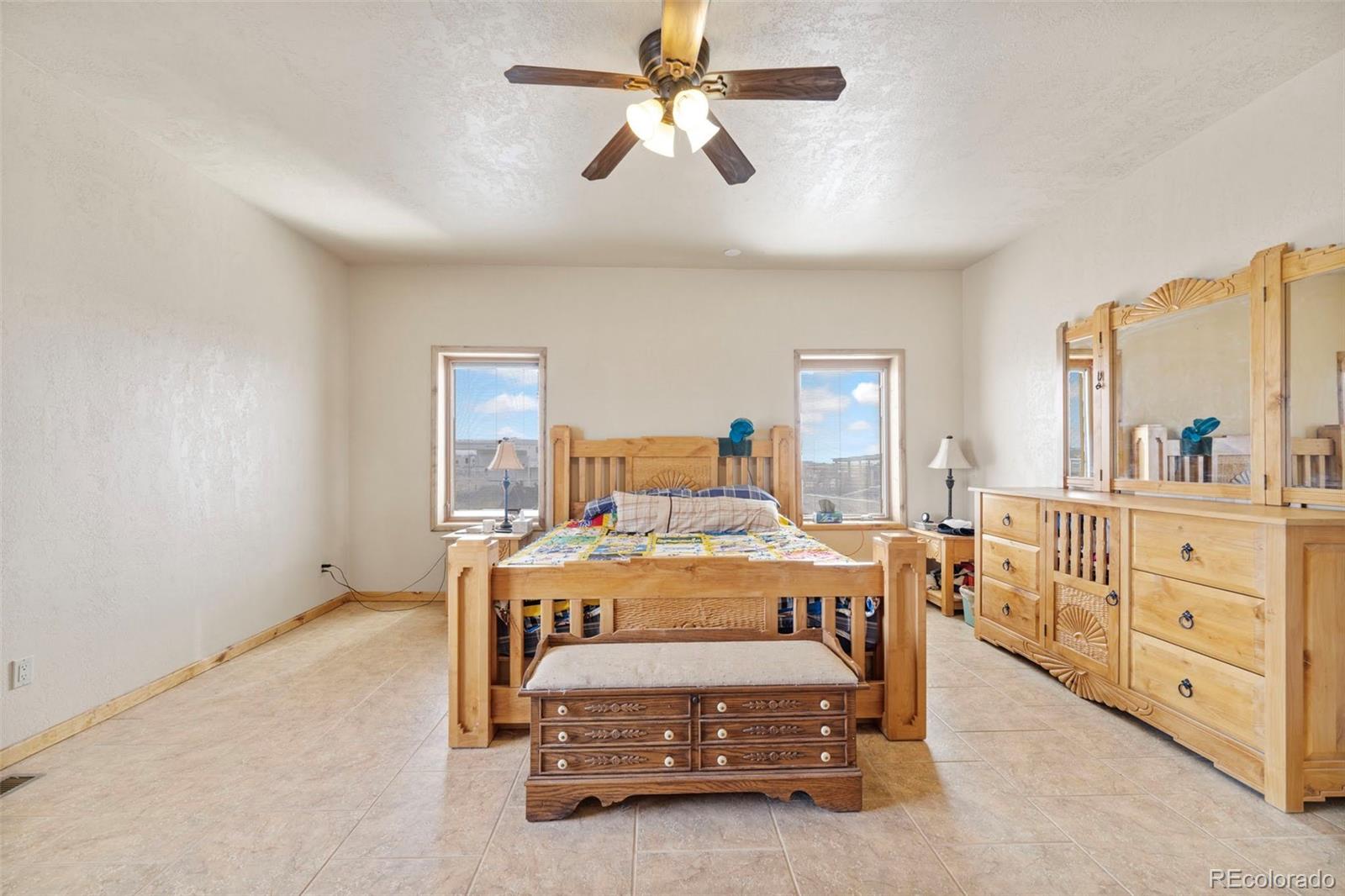 MLS Image #14 for 988  p street,penrose, Colorado