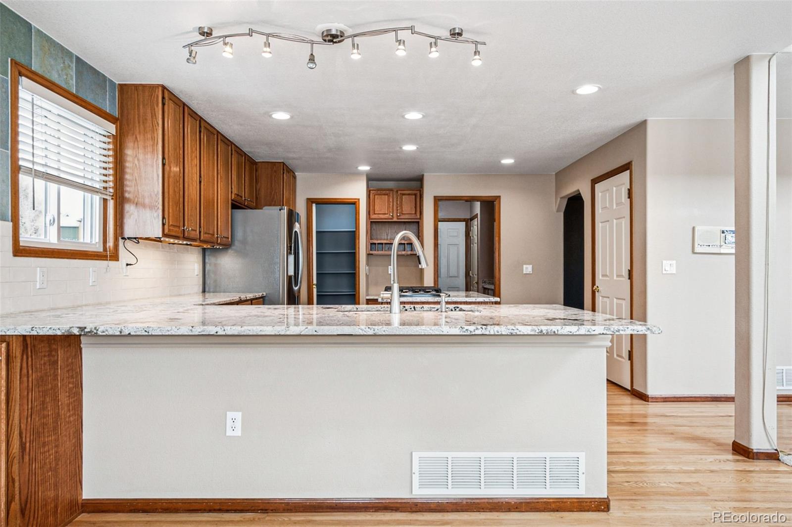 MLS Image #14 for 5395 s flanders way,centennial, Colorado